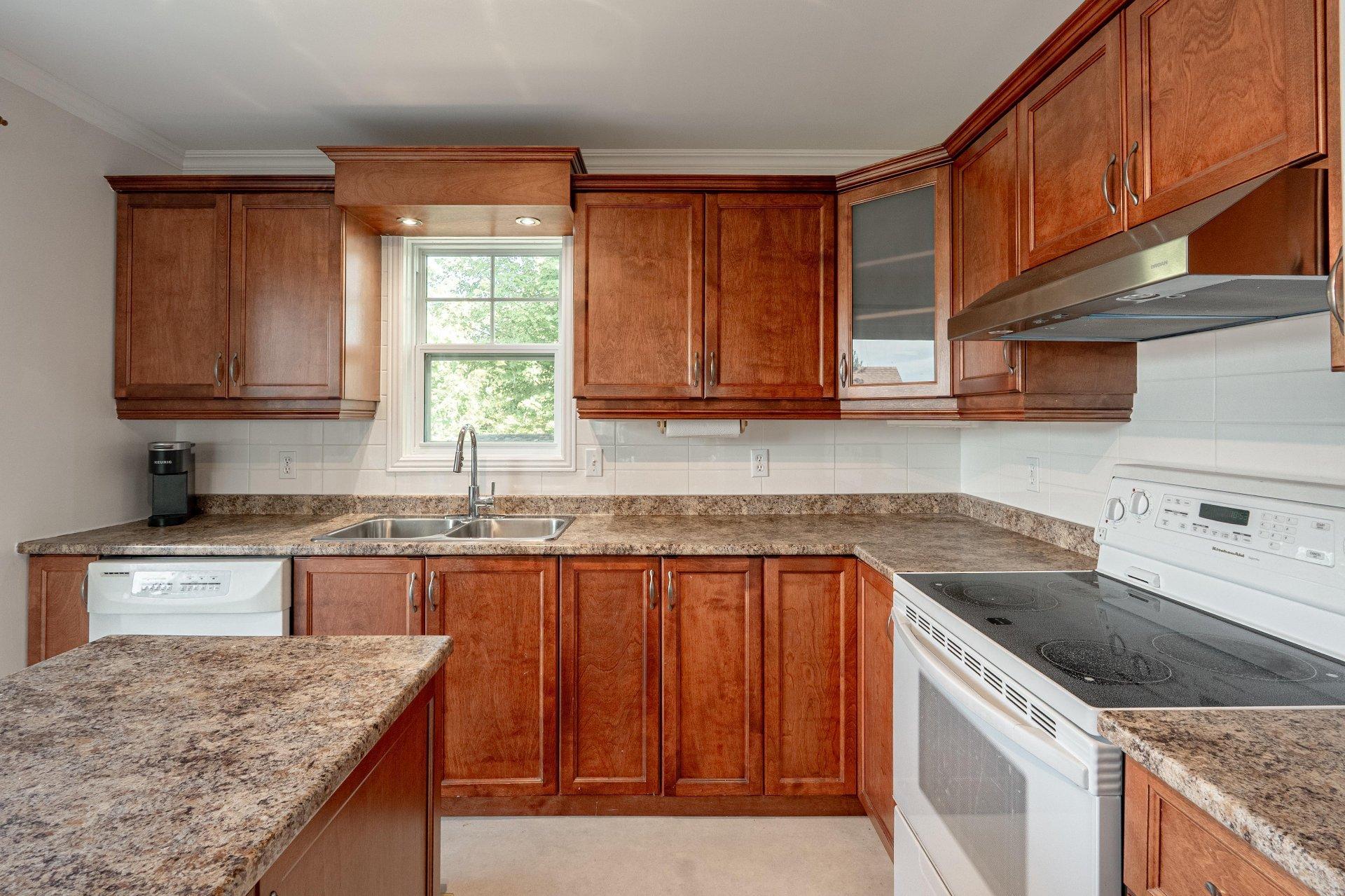 









462

 - 464


Rue de la Goudrelle

,
Sherbrooke (Fleurimont),




QC
J1G5G4

