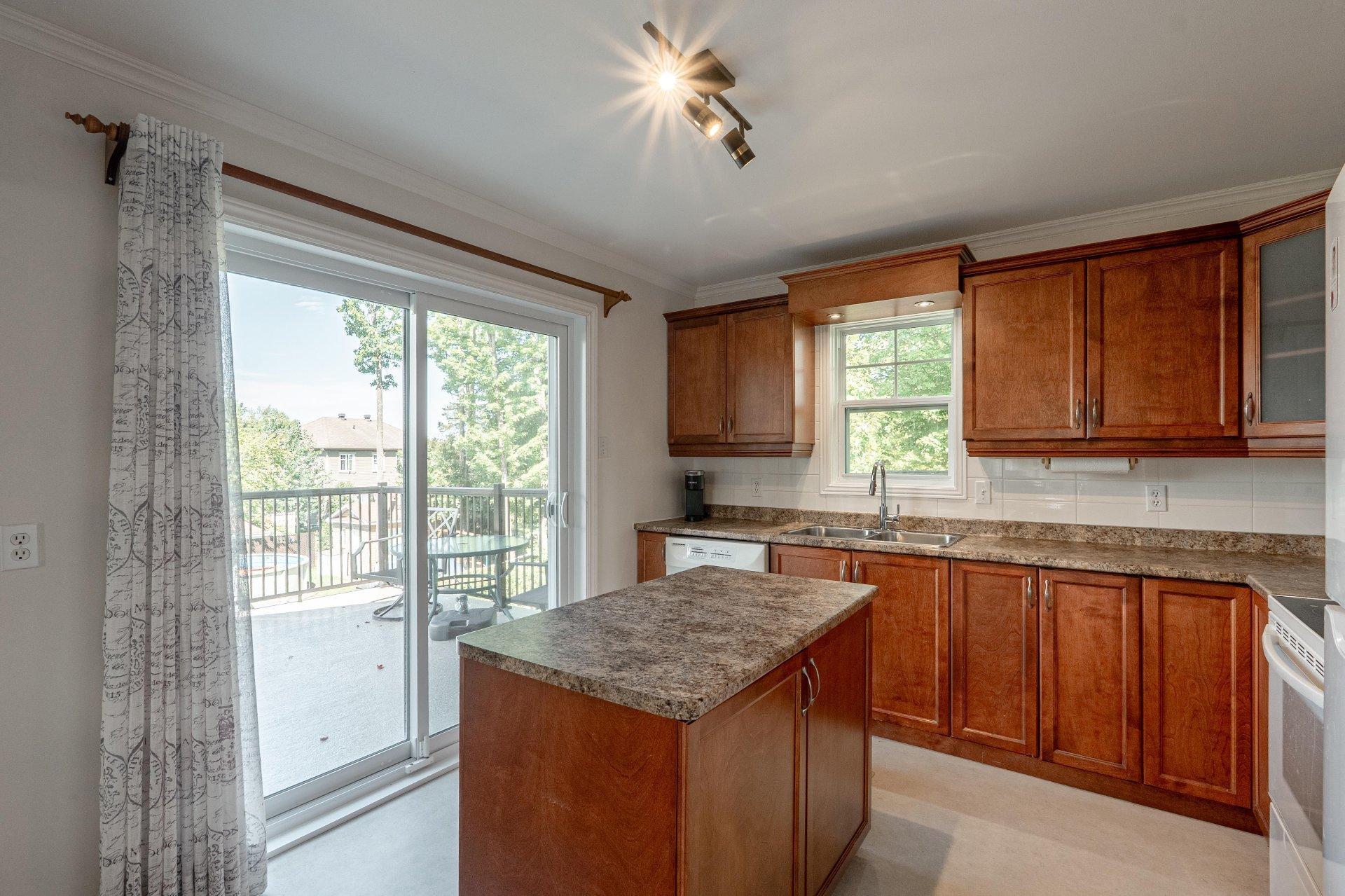 









462

 - 464


Rue de la Goudrelle

,
Sherbrooke (Fleurimont),




QC
J1G5G4

