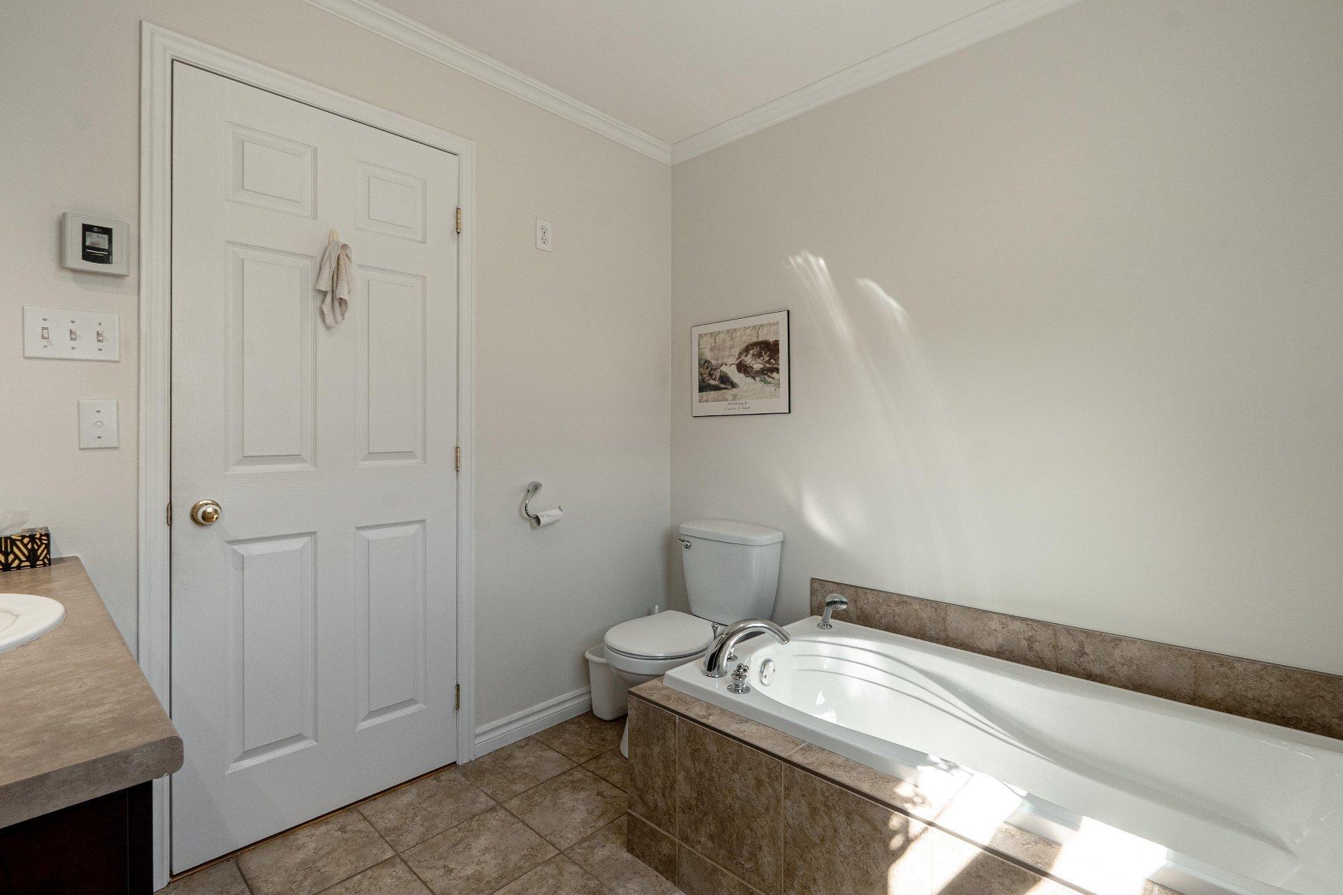 









462

 - 464


Rue de la Goudrelle

,
Sherbrooke (Fleurimont),




QC
J1G5G4

