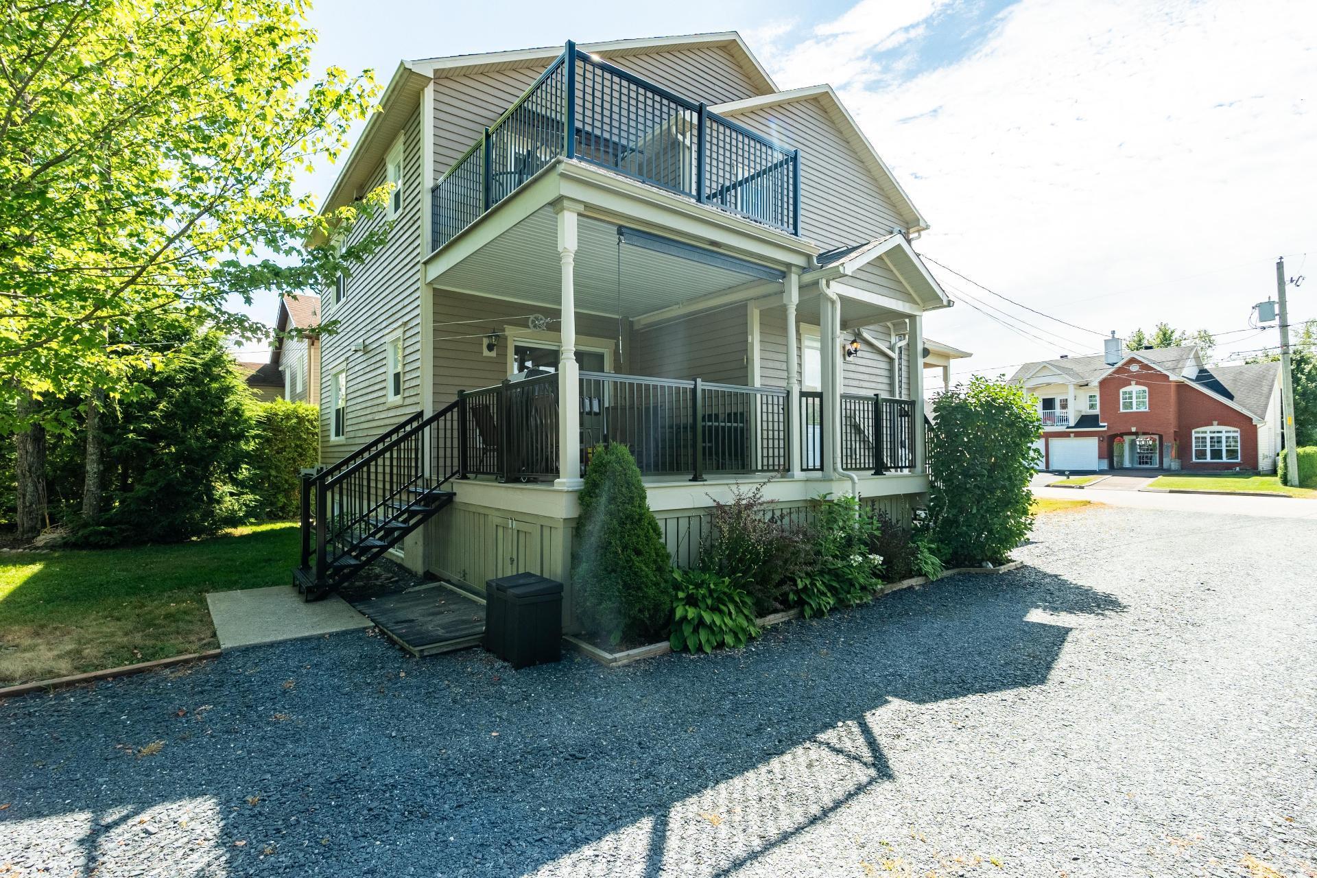 









462

 - 464


Rue de la Goudrelle

,
Sherbrooke (Fleurimont),




QC
J1G5G4

