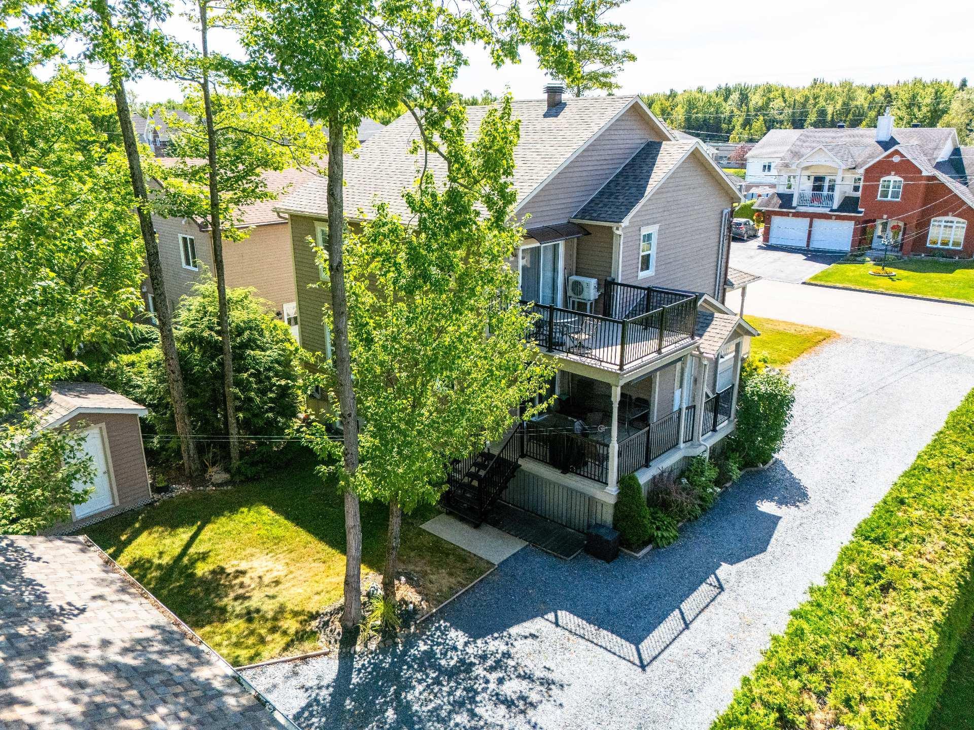 









462

 - 464


Rue de la Goudrelle

,
Sherbrooke (Fleurimont),




QC
J1G5G4


