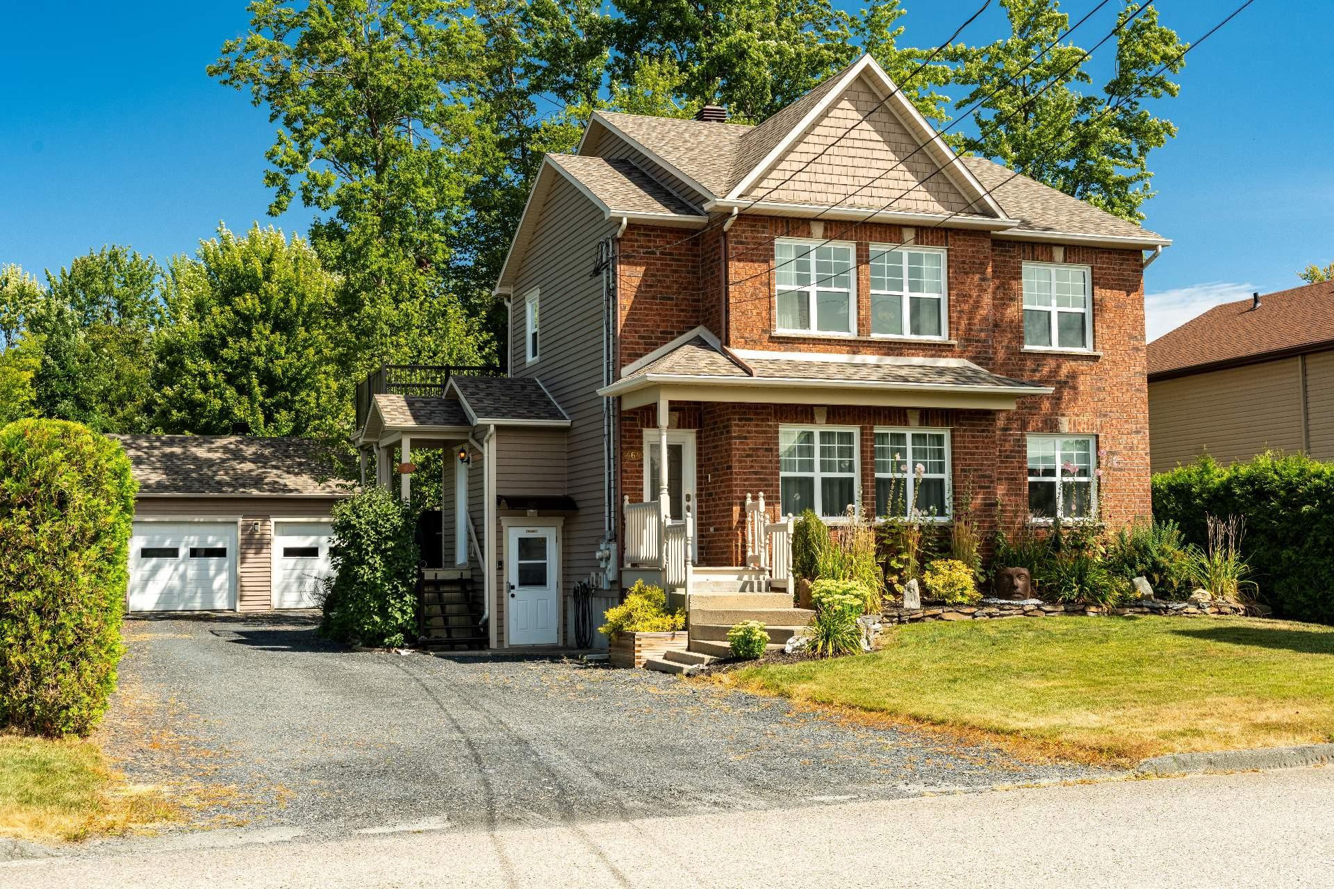 









462

 - 464


Rue de la Goudrelle

,
Sherbrooke (Fleurimont),




QC
J1G5G4

