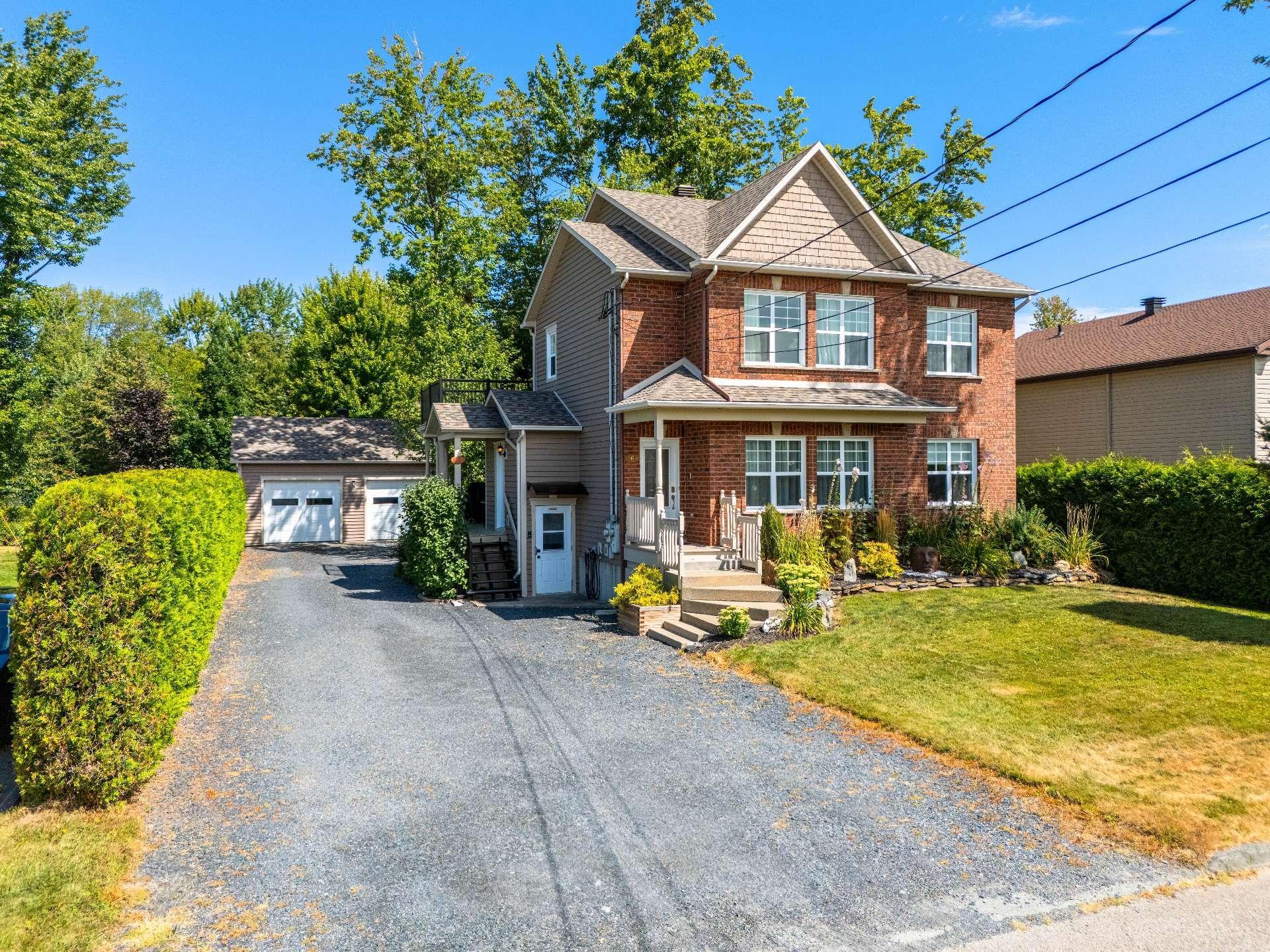 









462

 - 464


Rue de la Goudrelle

,
Sherbrooke (Fleurimont),




QC
J1G5G4

