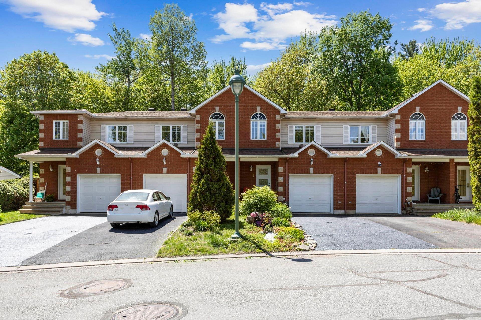 









5


Rue des Tourterelles

,
Gatineau (Hull),




QC
J9A3T3

