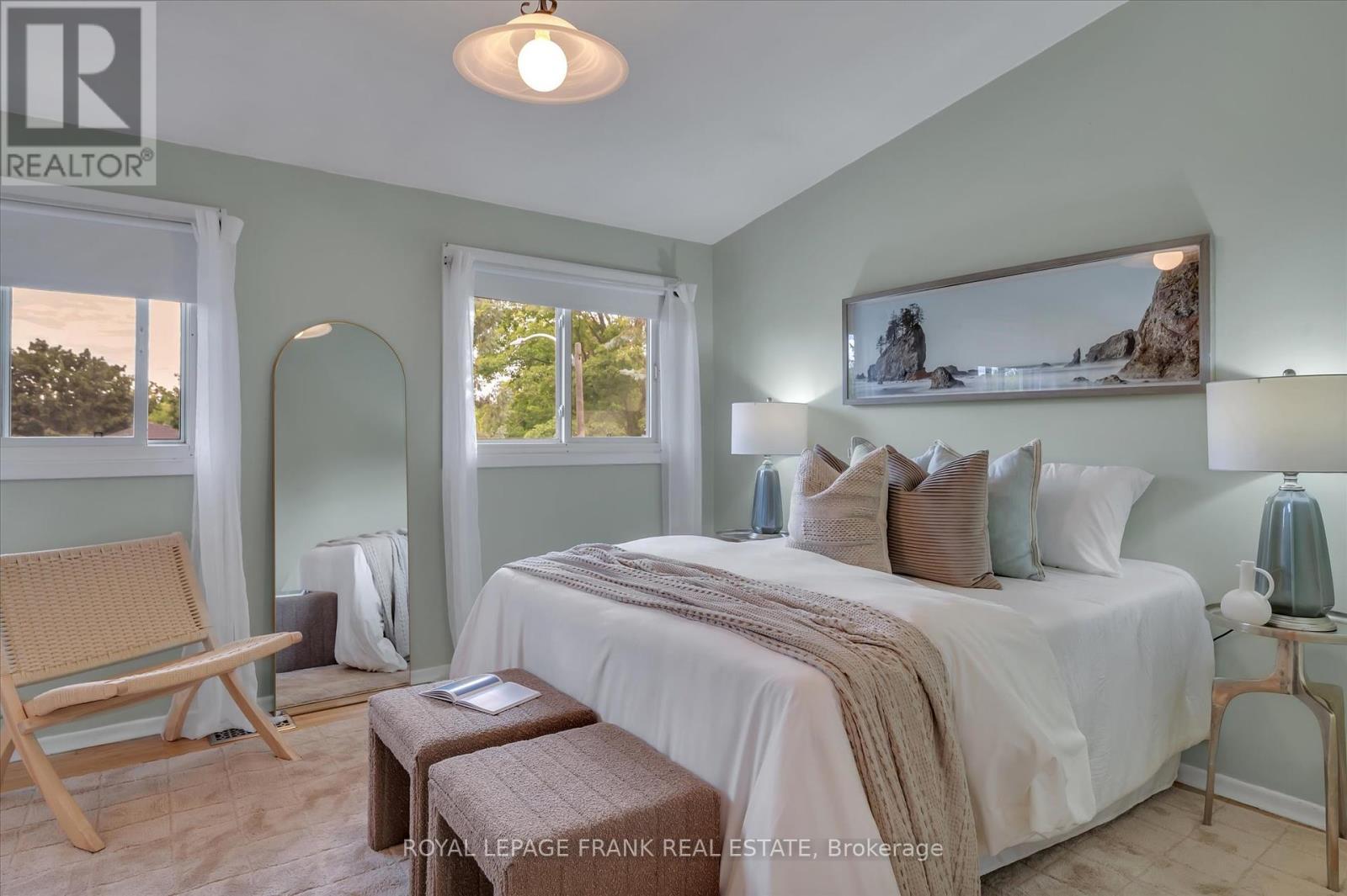 












280 GREENLAWN AVENUE

,
Peterborough North (South),




Ontario
K9H5K8

