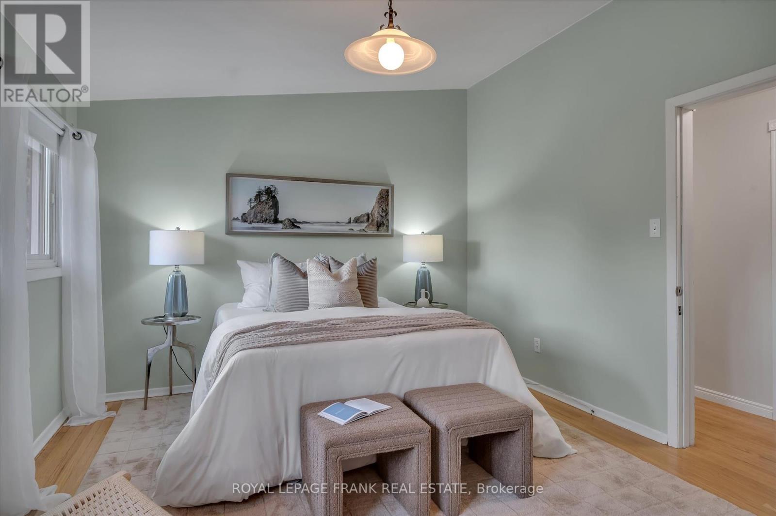 












280 GREENLAWN AVENUE

,
Peterborough North (South),




Ontario
K9H5K8

