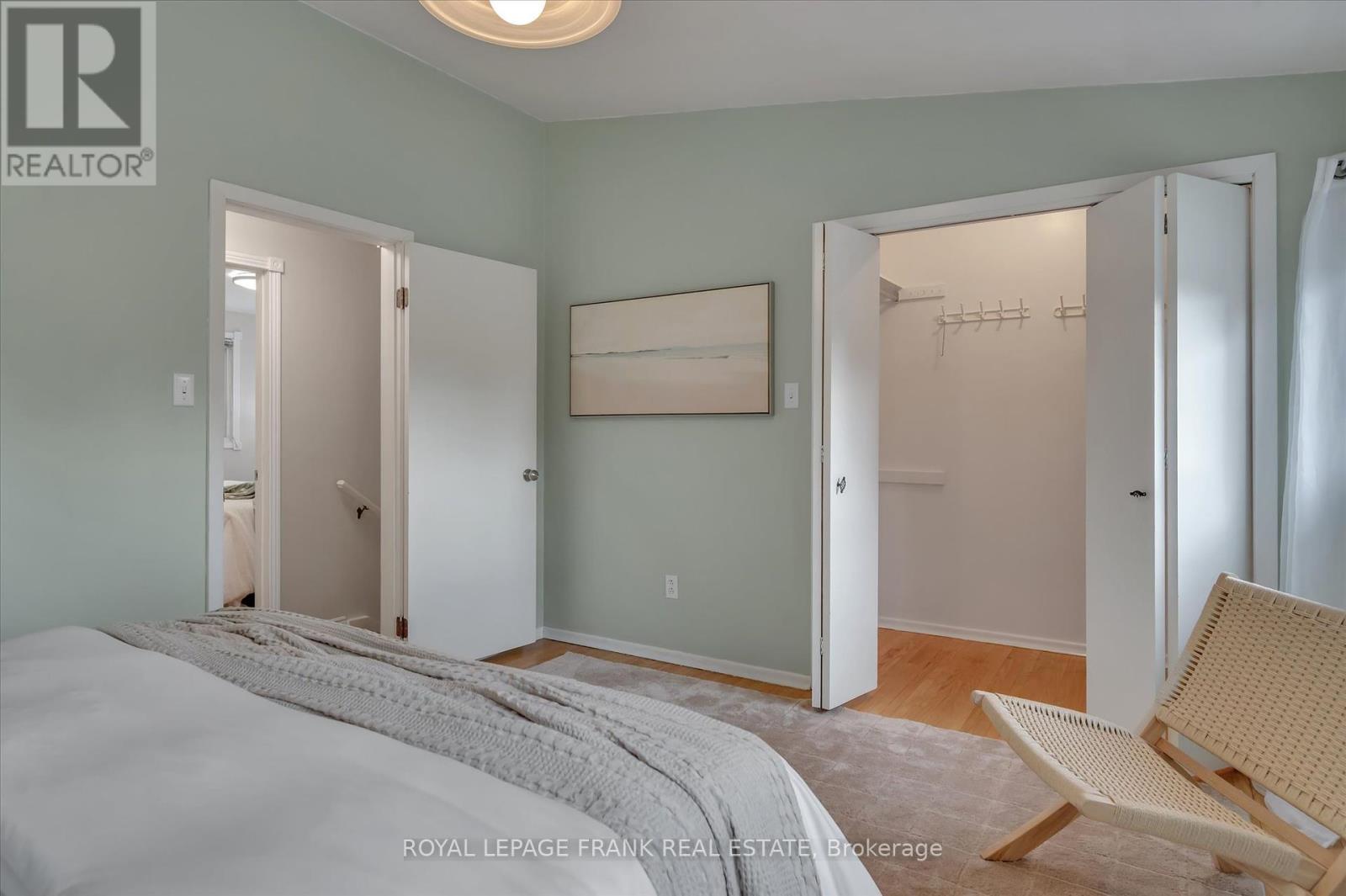 












280 GREENLAWN AVENUE

,
Peterborough North (South),




Ontario
K9H5K8

