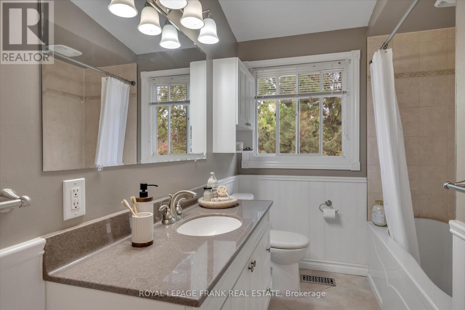












280 GREENLAWN AVENUE

,
Peterborough North (South),




Ontario
K9H5K8

