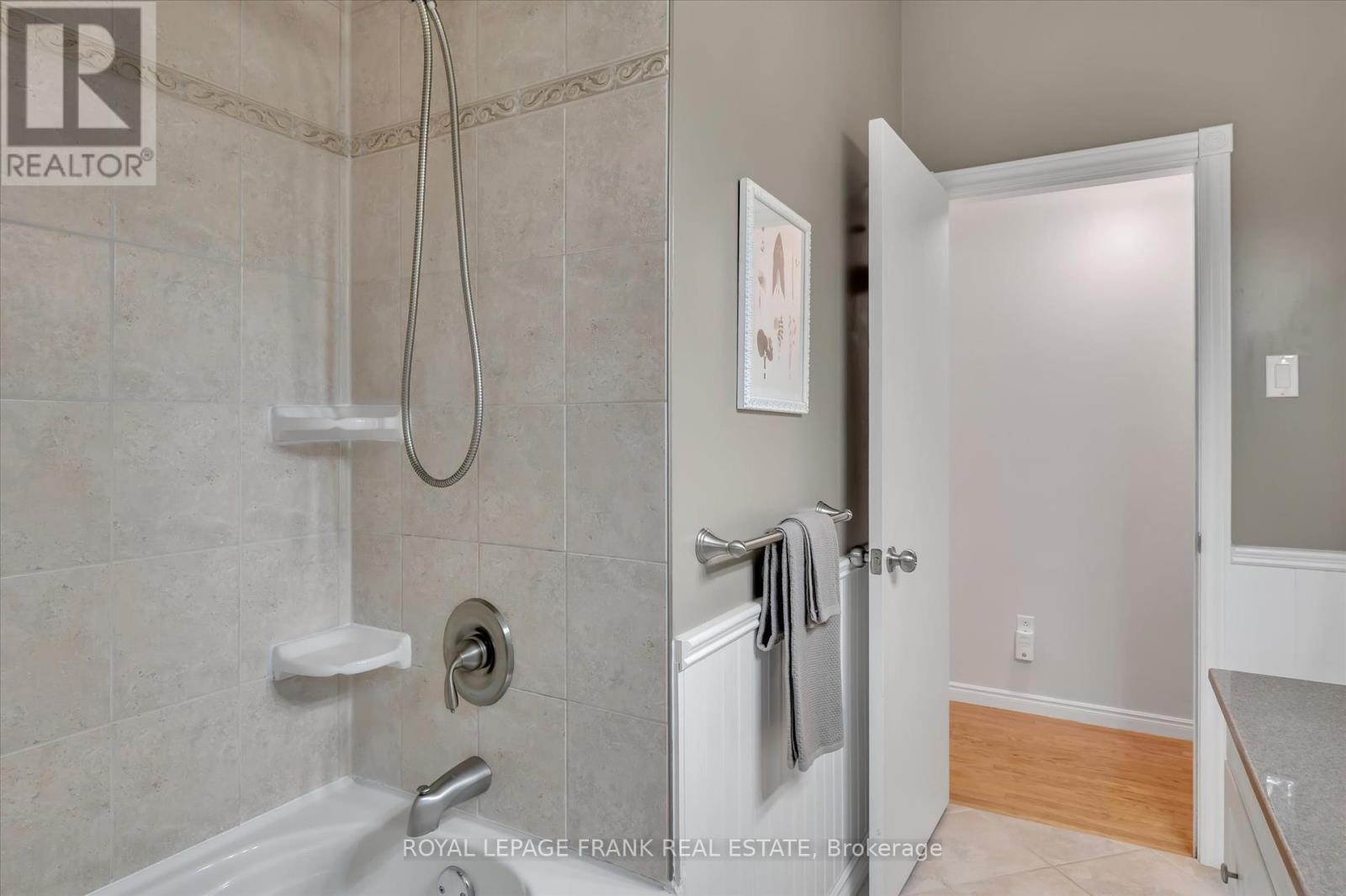 












280 GREENLAWN AVENUE

,
Peterborough North (South),




Ontario
K9H5K8

