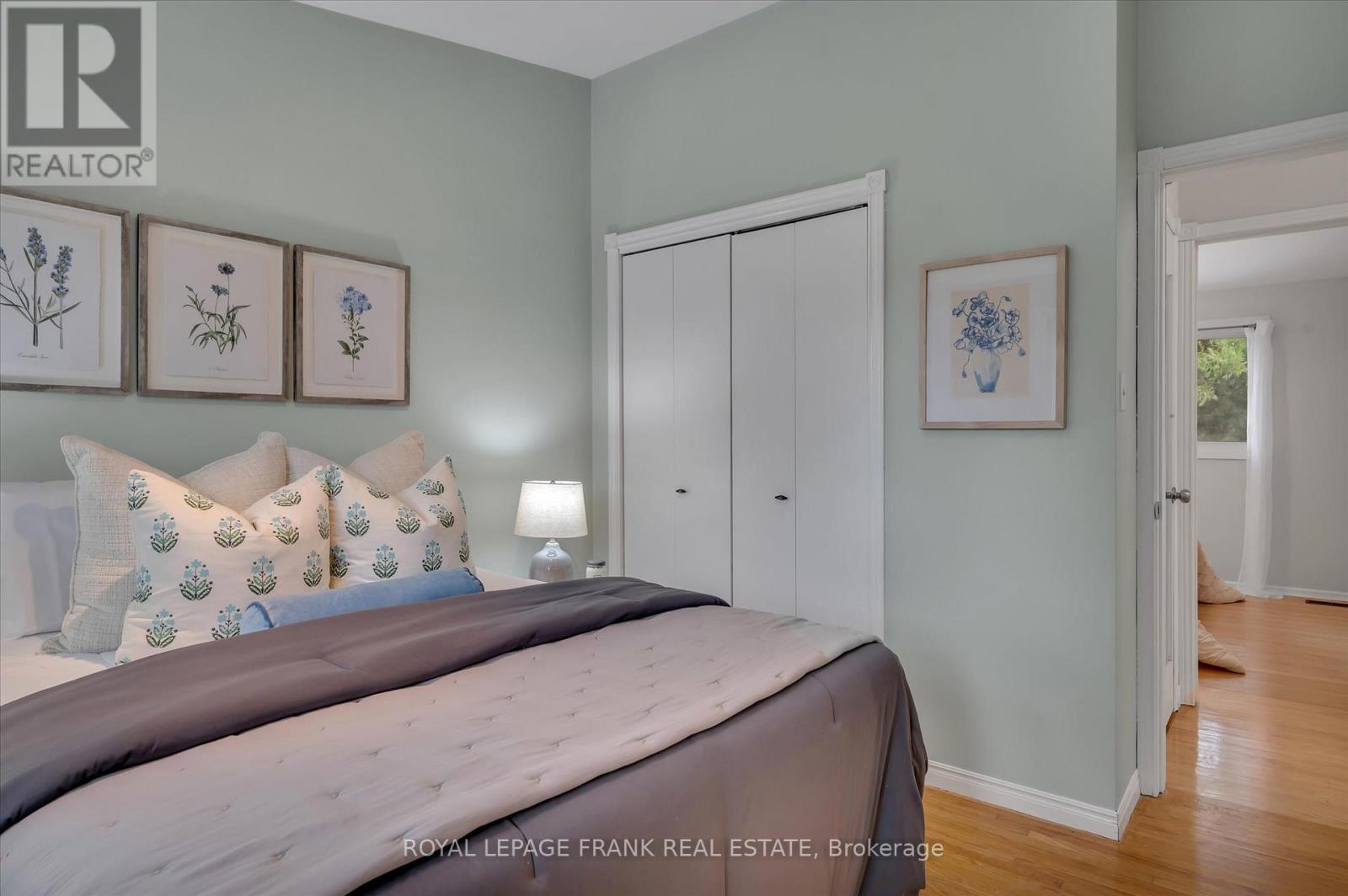












280 GREENLAWN AVENUE

,
Peterborough North (South),




Ontario
K9H5K8

