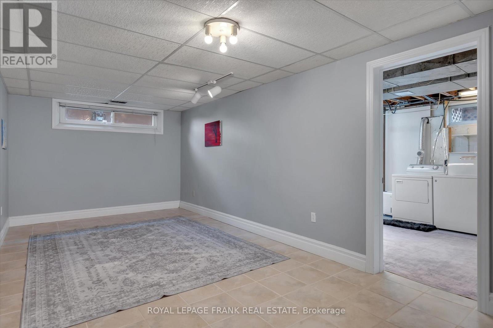 












280 GREENLAWN AVENUE

,
Peterborough North (South),




Ontario
K9H5K8

