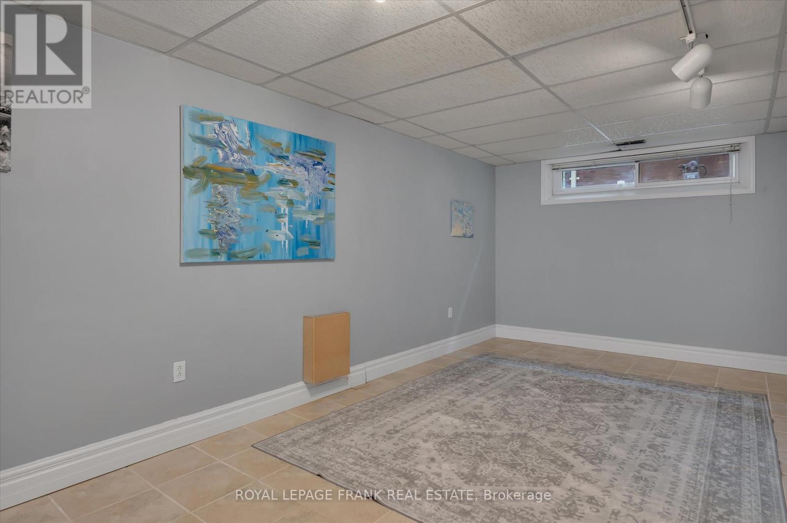 












280 GREENLAWN AVENUE

,
Peterborough North (South),




Ontario
K9H5K8

