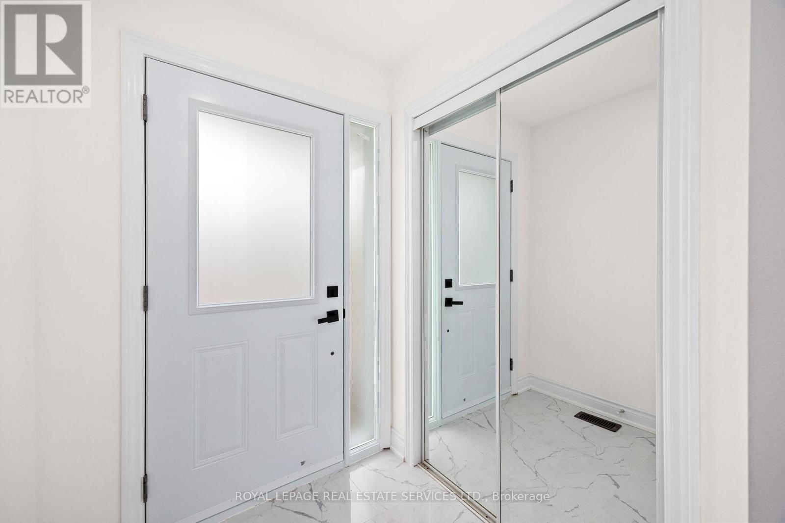 












1130 WESTVIEW TERRACE

,
Oakville,




Ontario
L6M3M1

