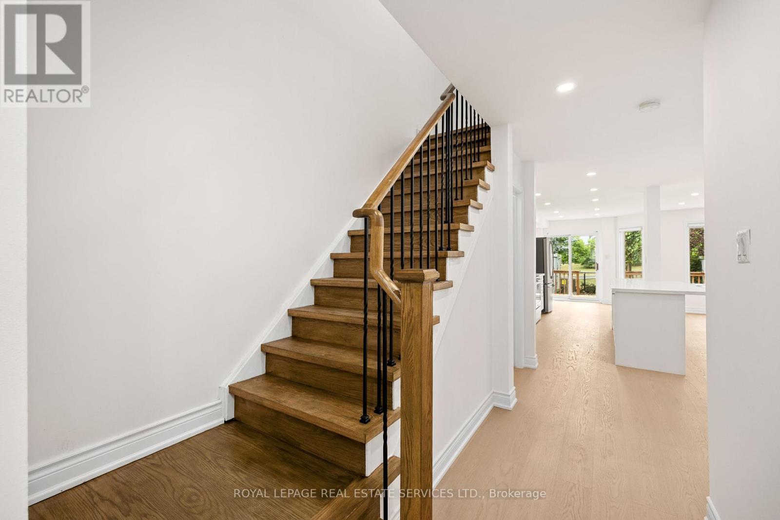 












1130 WESTVIEW TERRACE

,
Oakville,




Ontario
L6M3M1

