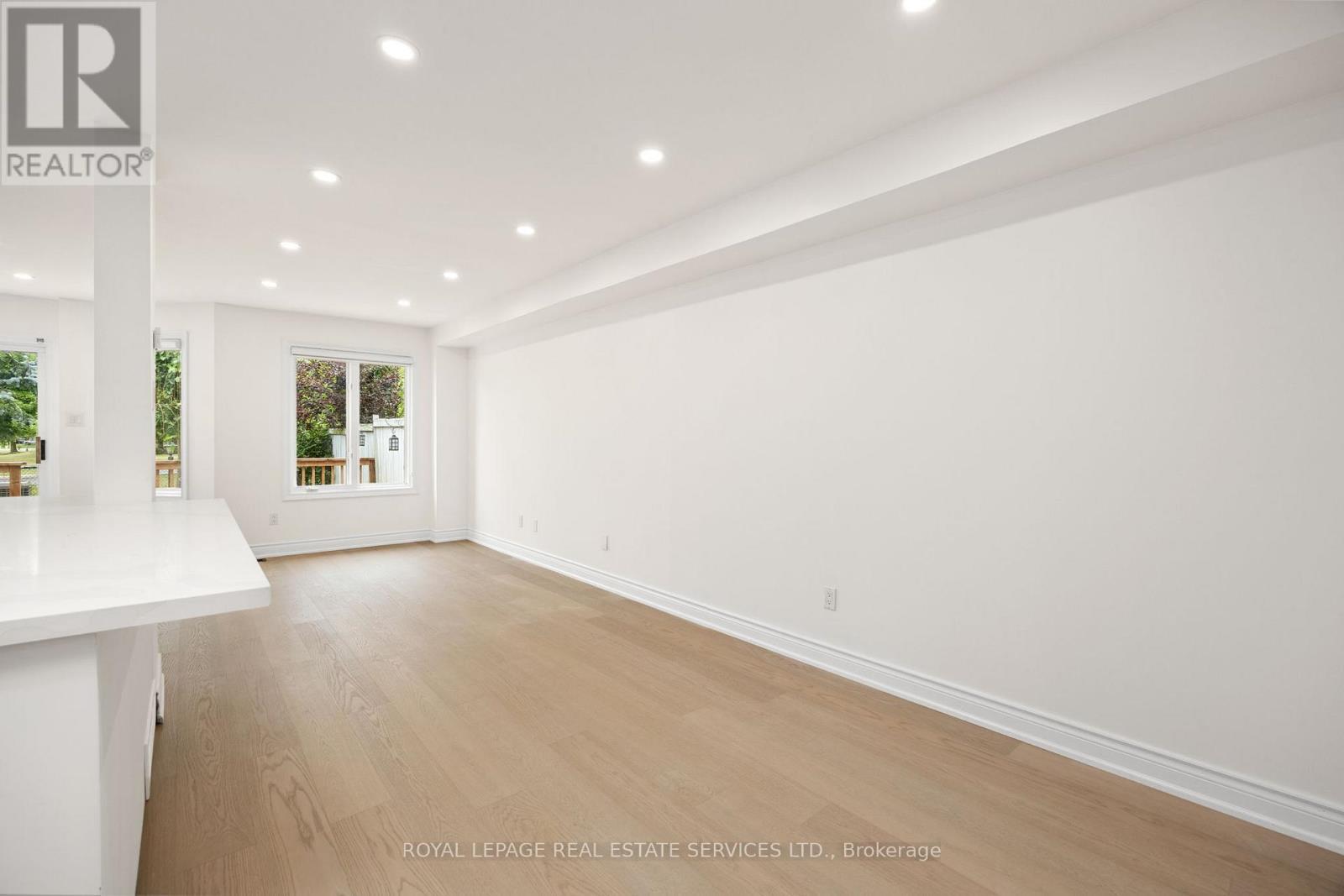 












1130 WESTVIEW TERRACE

,
Oakville,




Ontario
L6M3M1

