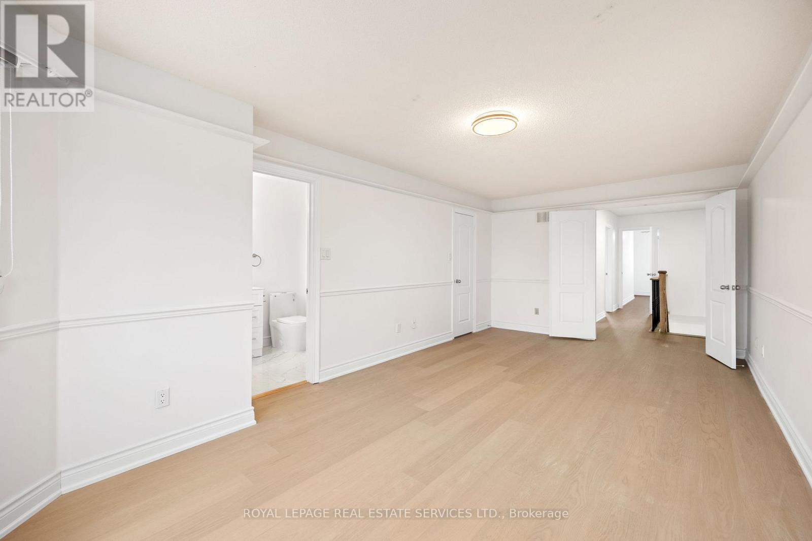 












1130 WESTVIEW TERRACE

,
Oakville,




Ontario
L6M3M1

