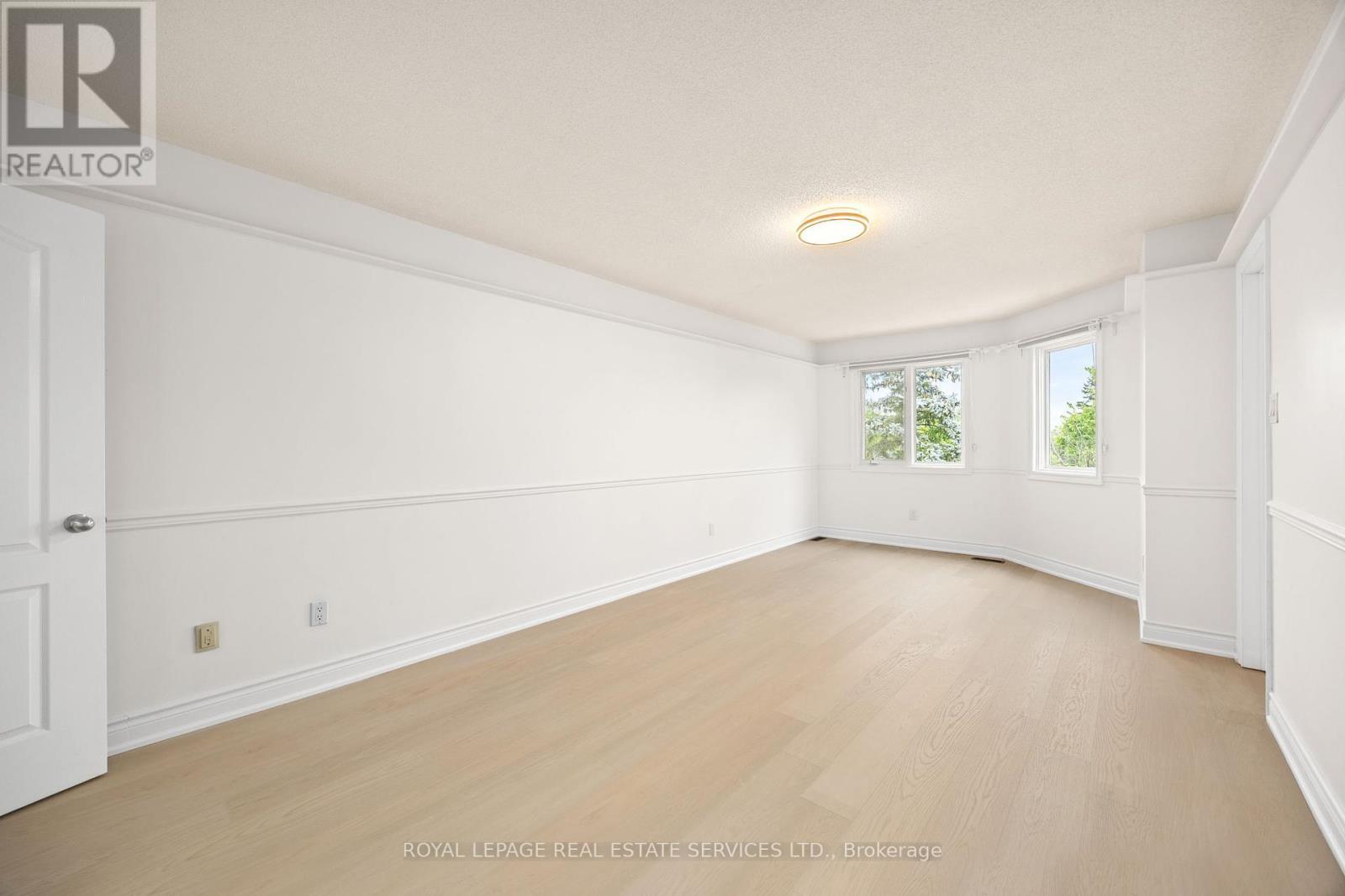 












1130 WESTVIEW TERRACE

,
Oakville,




Ontario
L6M3M1

