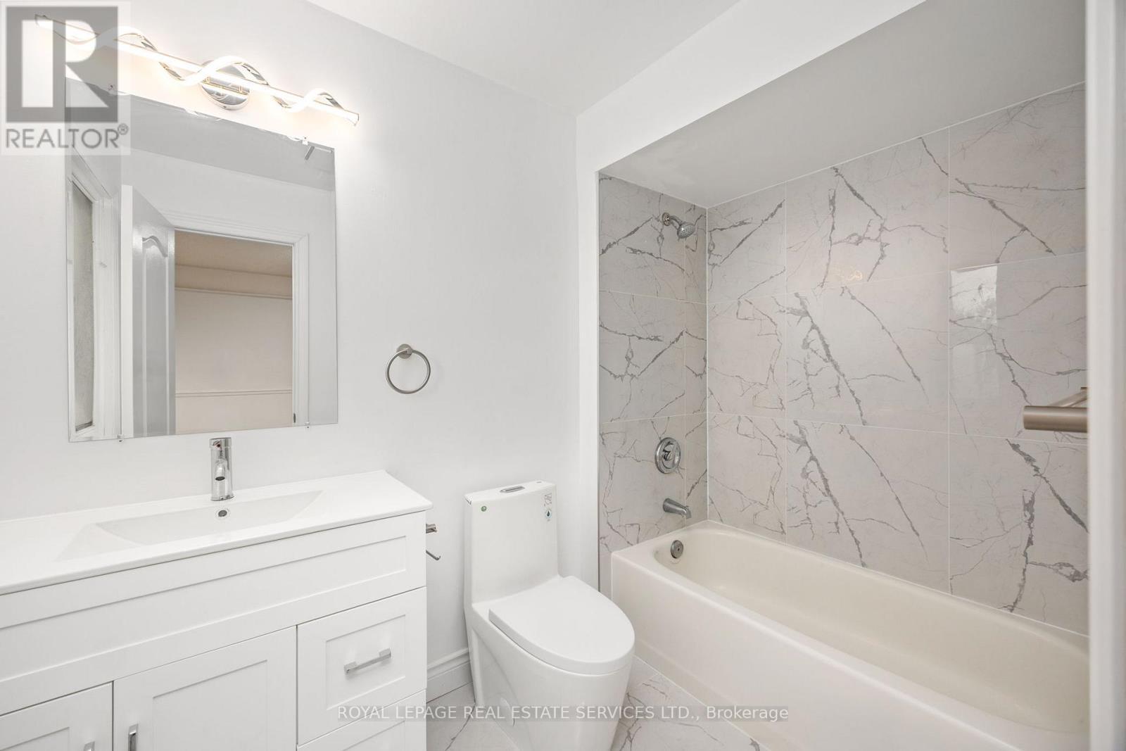 












1130 WESTVIEW TERRACE

,
Oakville,




Ontario
L6M3M1

