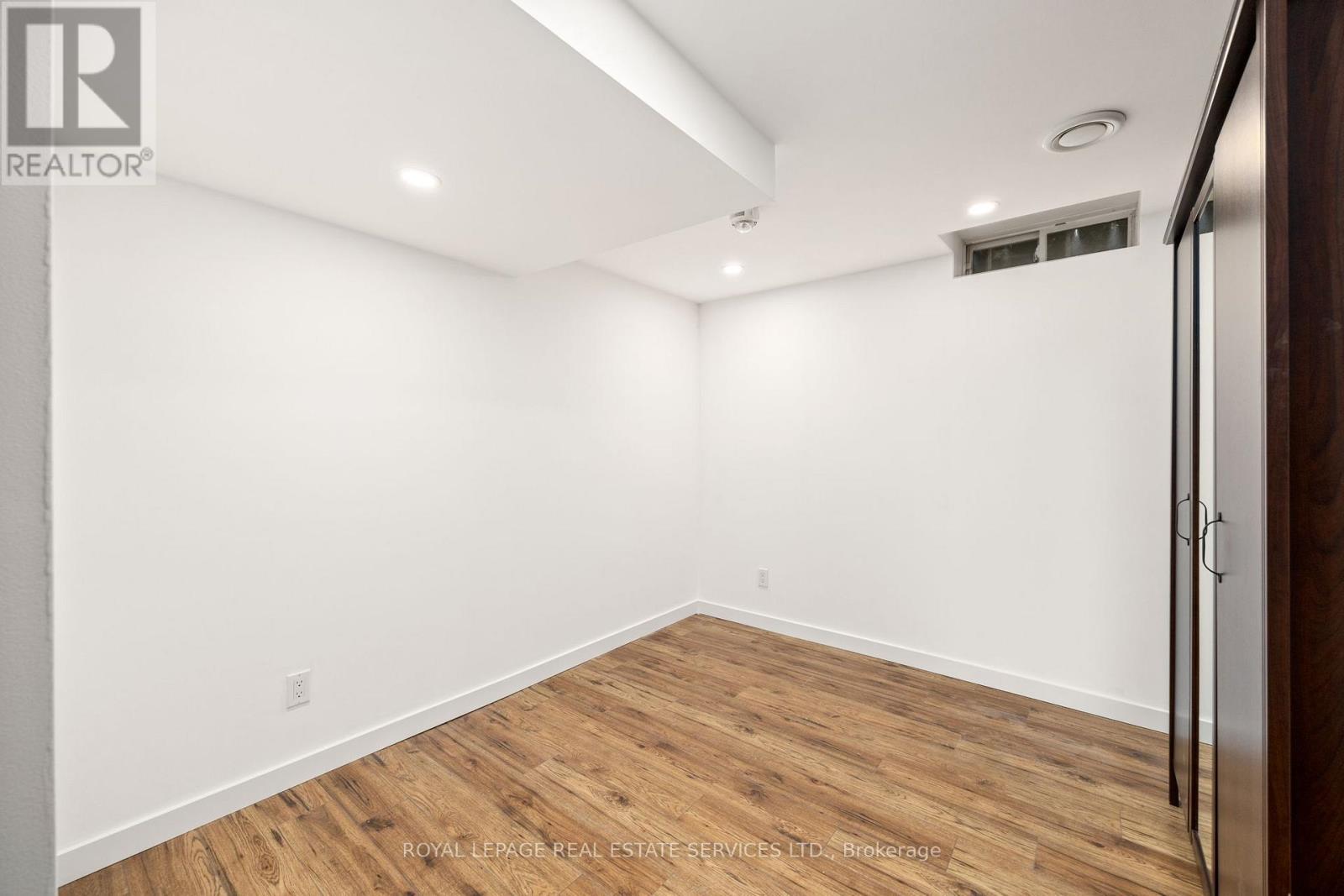 












1130 WESTVIEW TERRACE

,
Oakville,




Ontario
L6M3M1

