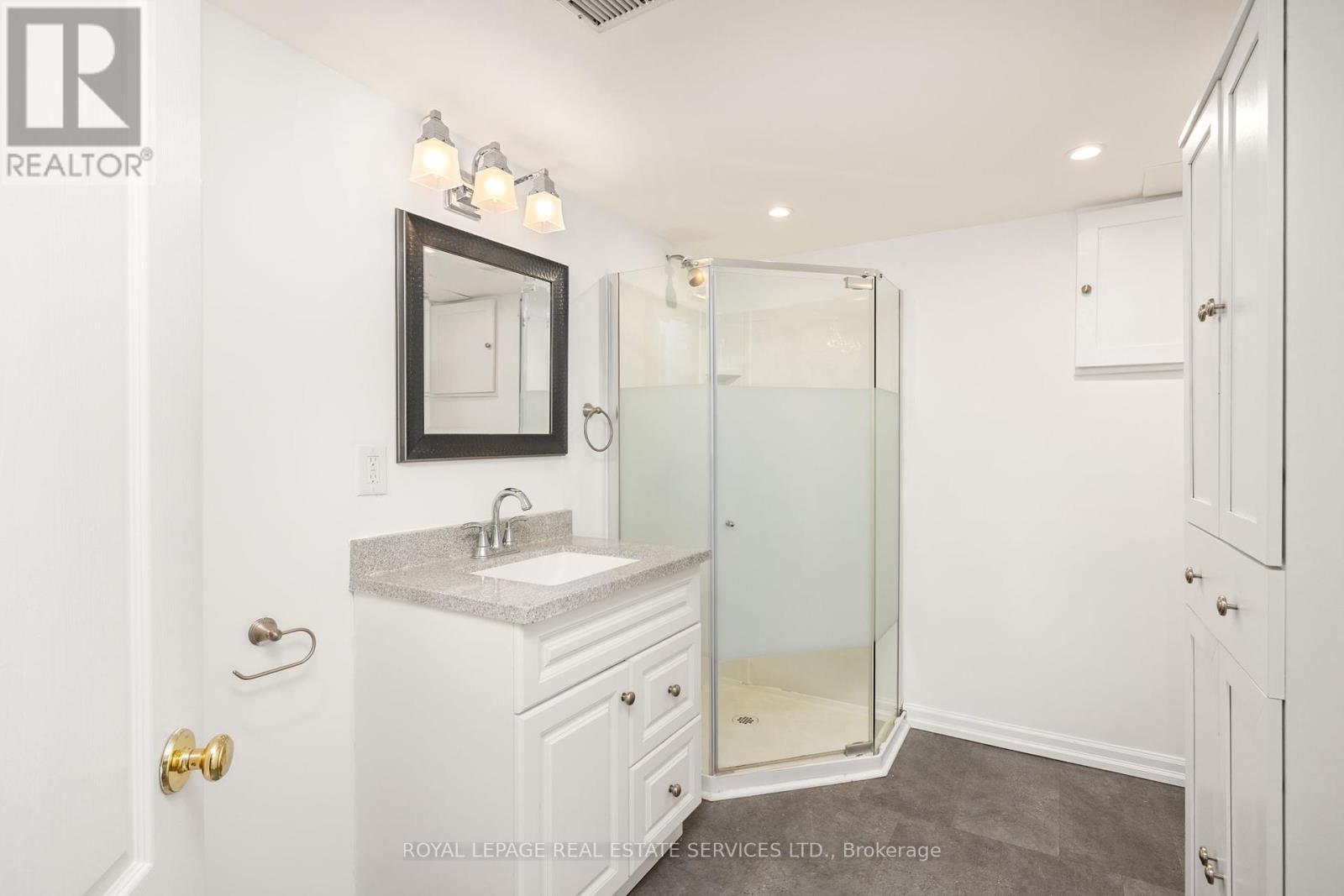 












1130 WESTVIEW TERRACE

,
Oakville,




Ontario
L6M3M1


