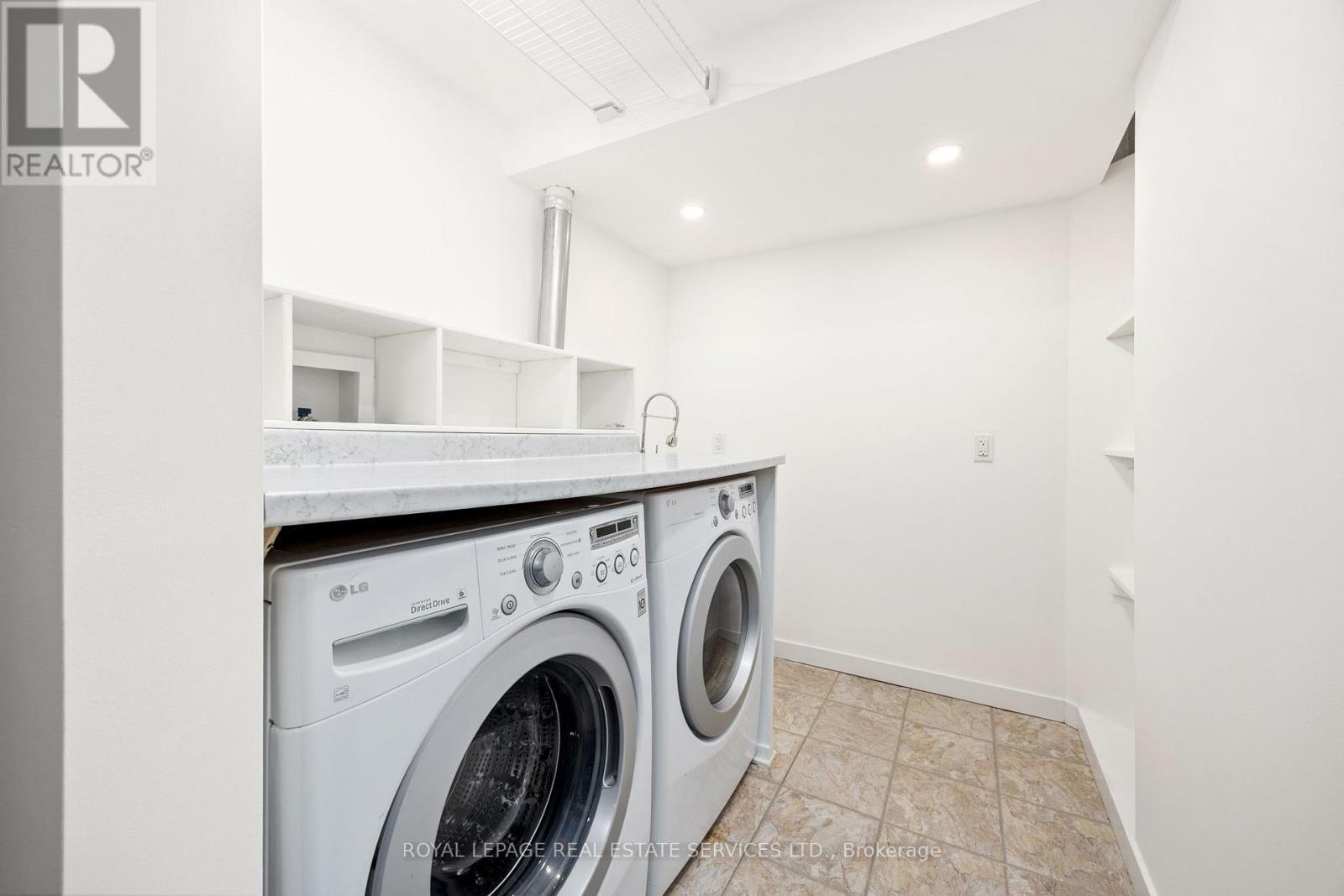 












1130 WESTVIEW TERRACE

,
Oakville,




Ontario
L6M3M1


