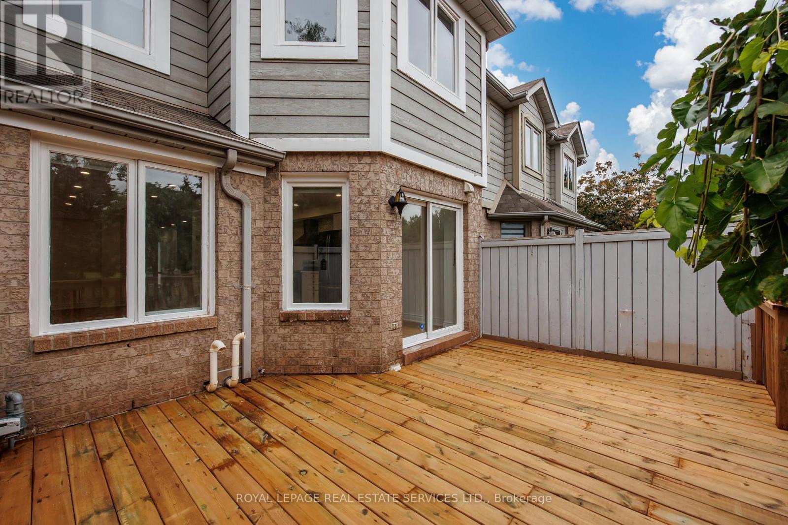 












1130 WESTVIEW TERRACE

,
Oakville,




Ontario
L6M3M1

