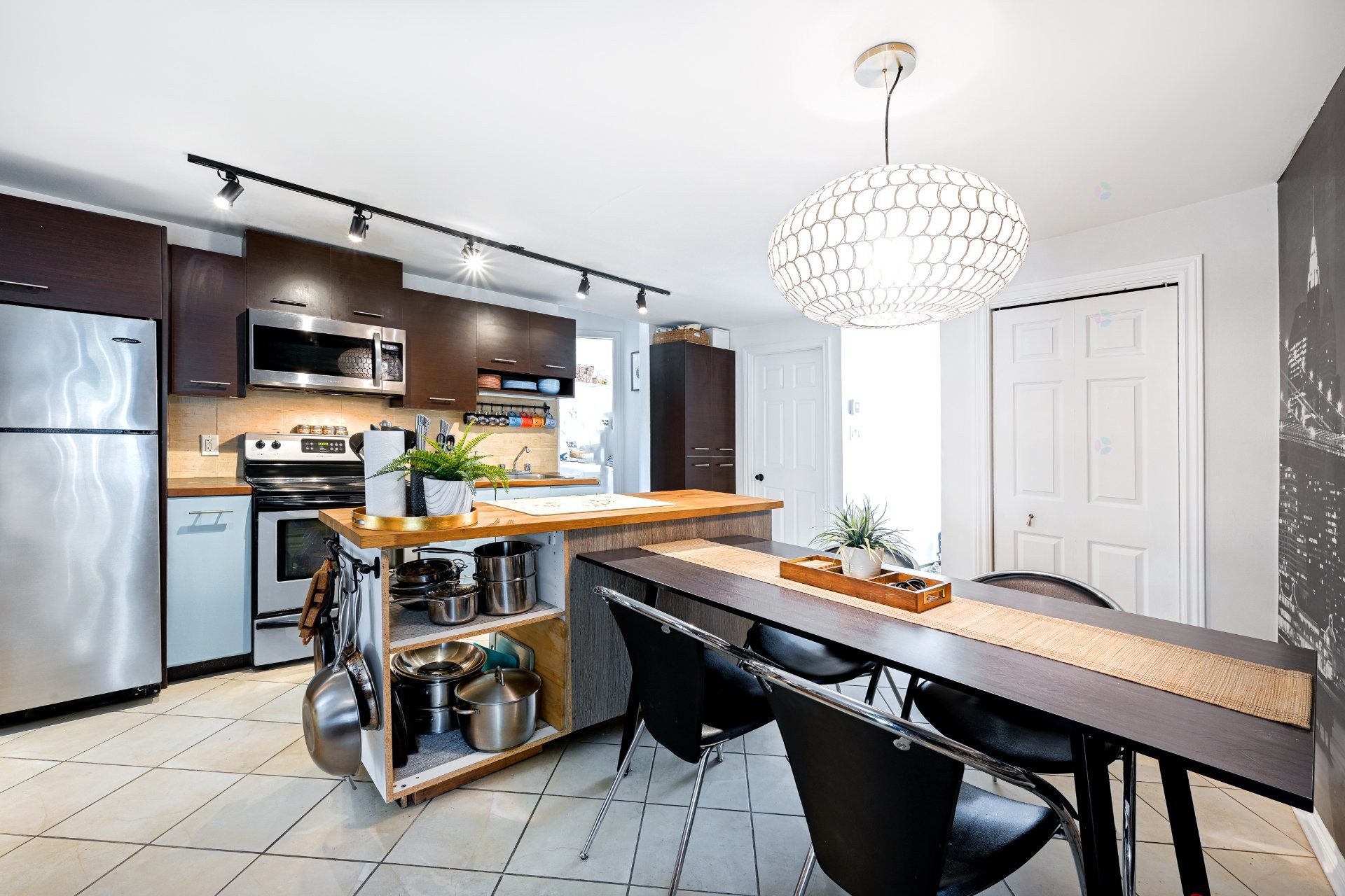 









13


Rue Alfred

,
Laval (Sainte-Rose),




QC
H7L2G8

