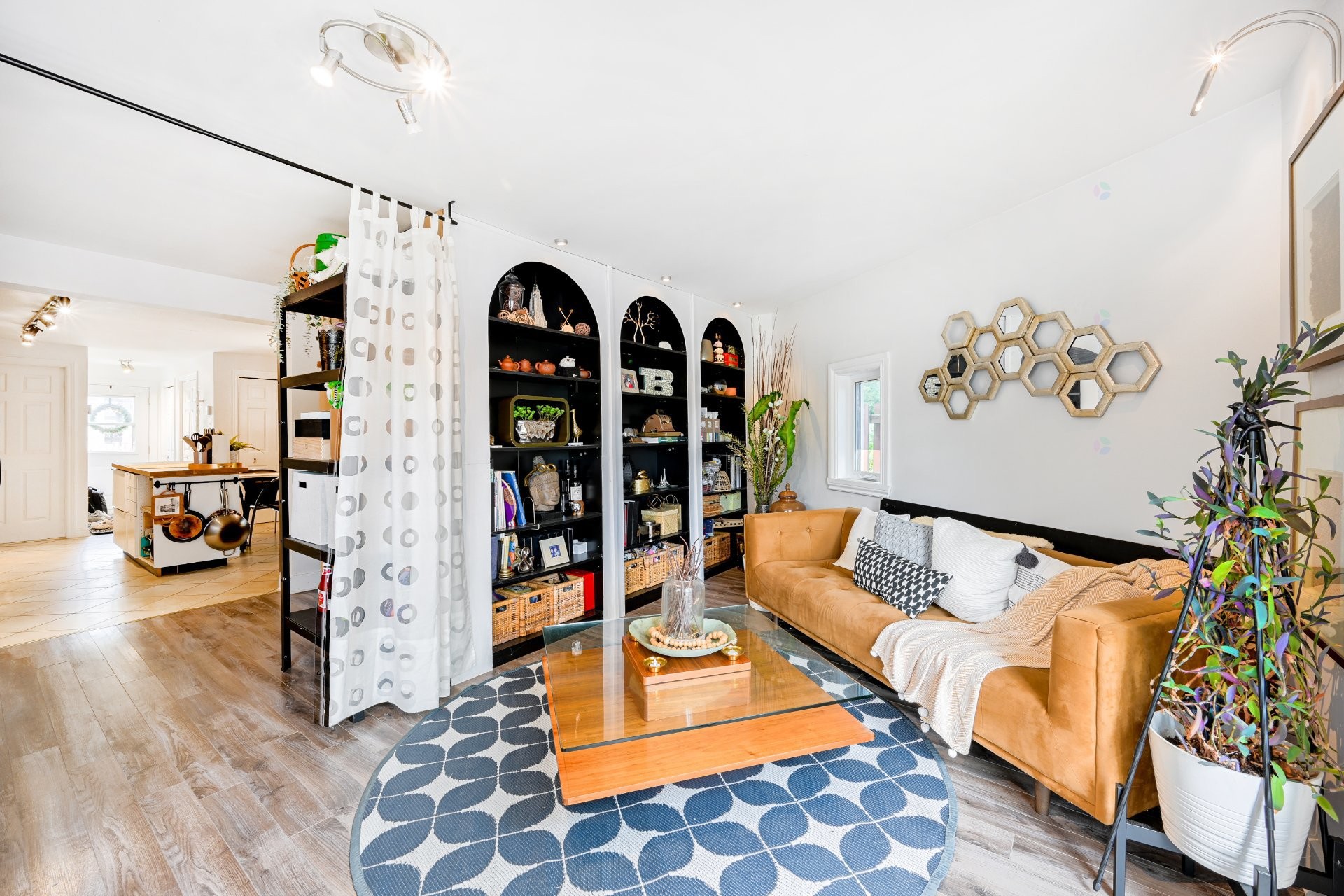 









13


Rue Alfred

,
Laval (Sainte-Rose),




QC
H7L2G8

