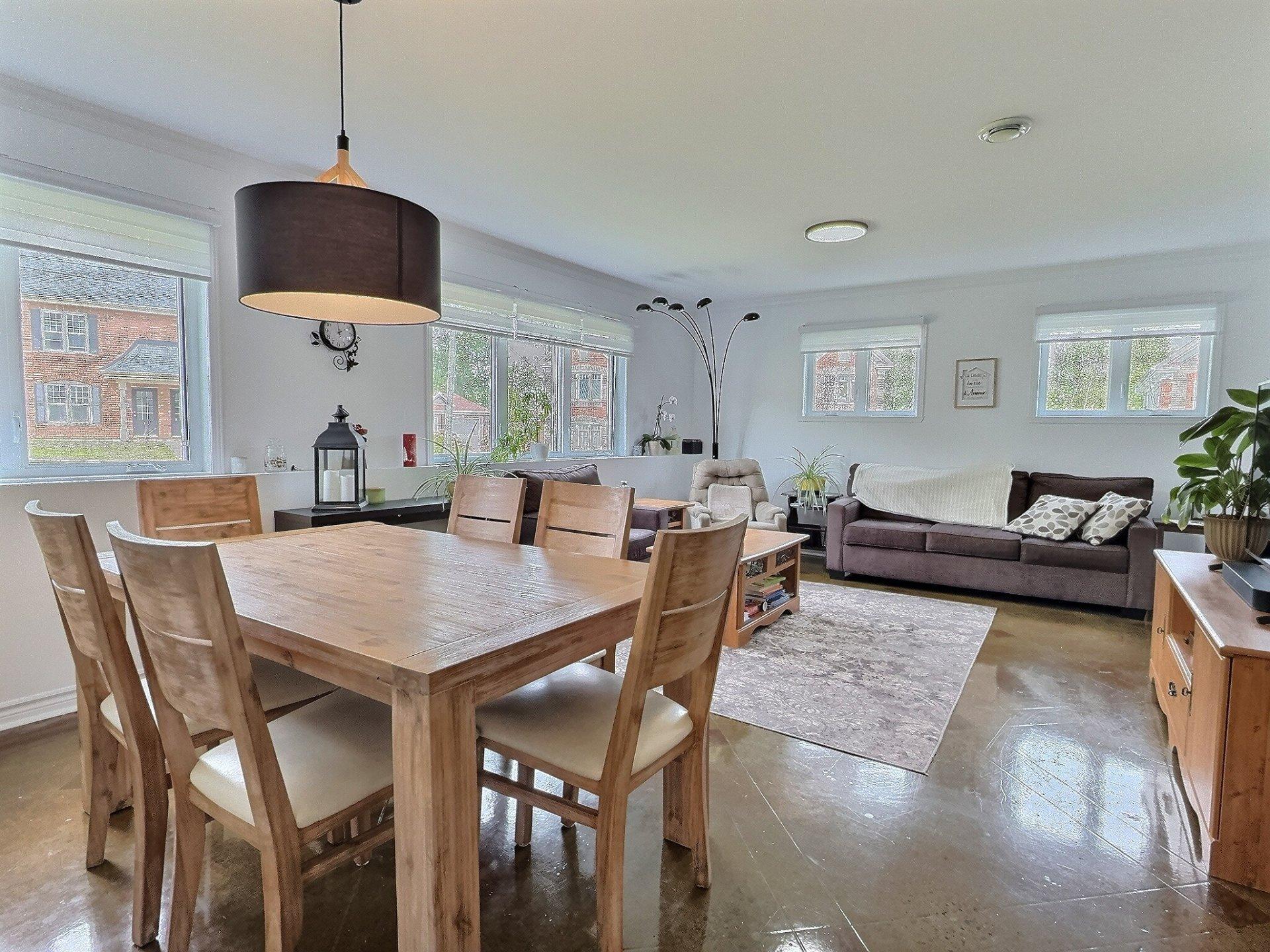 









138

 - 148


Rue Ovila-Bergeron

,
Magog,




QC
J1X7L4

