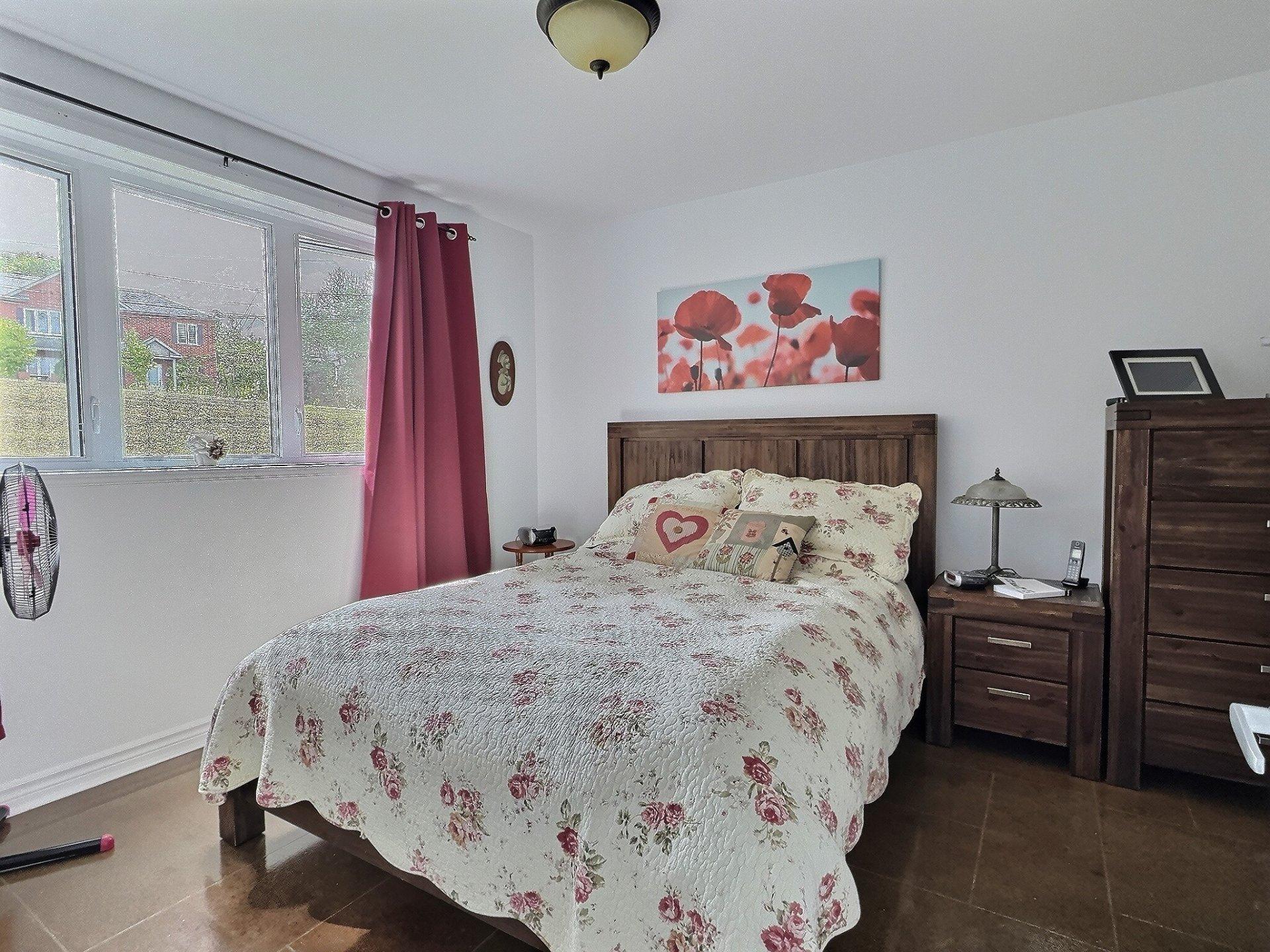 









138

 - 148


Rue Ovila-Bergeron

,
Magog,




QC
J1X7L4

