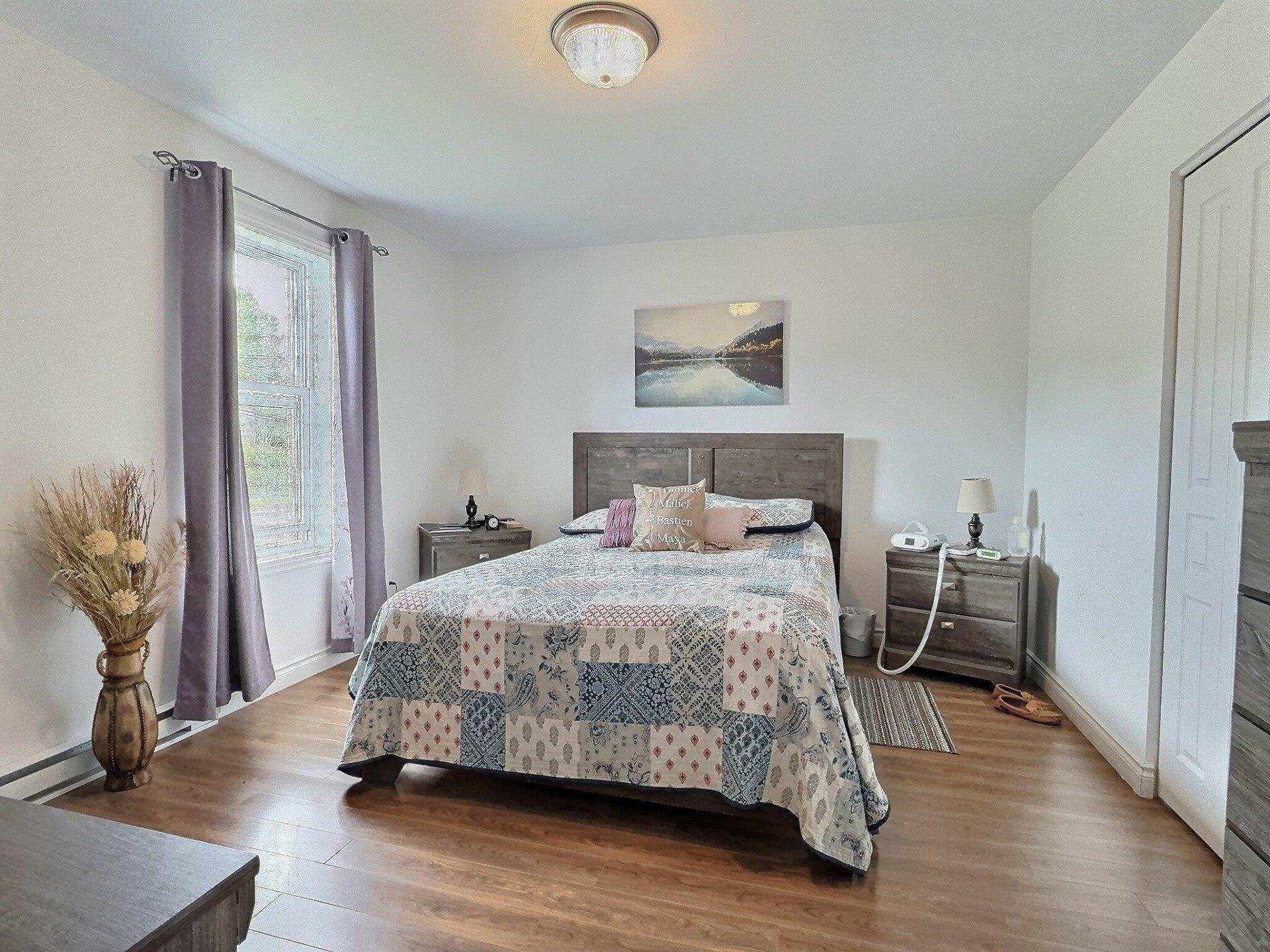 









667

 - 677


Rue de Hatley

,
Magog,




QC
J1X0H2

