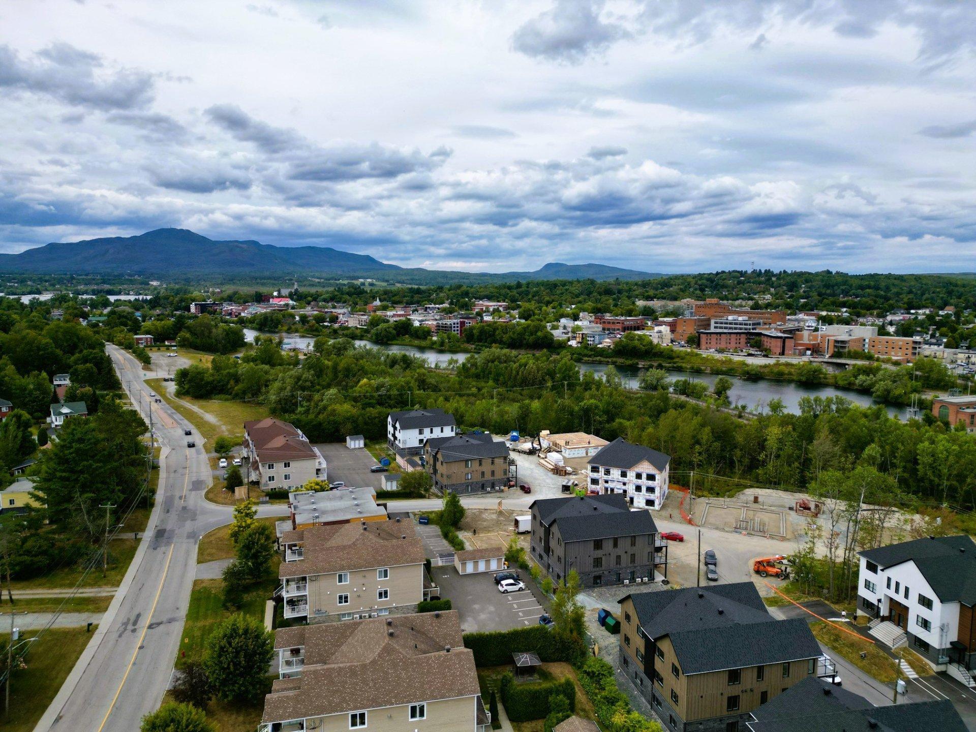 









667

 - 677


Rue de Hatley

,
Magog,




QC
J1X0H2

