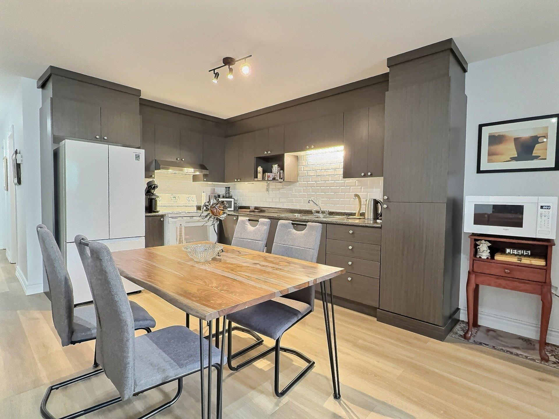 









681

 - 691


Rue de Hatley

,
Magog,




QC
J1X0H2

