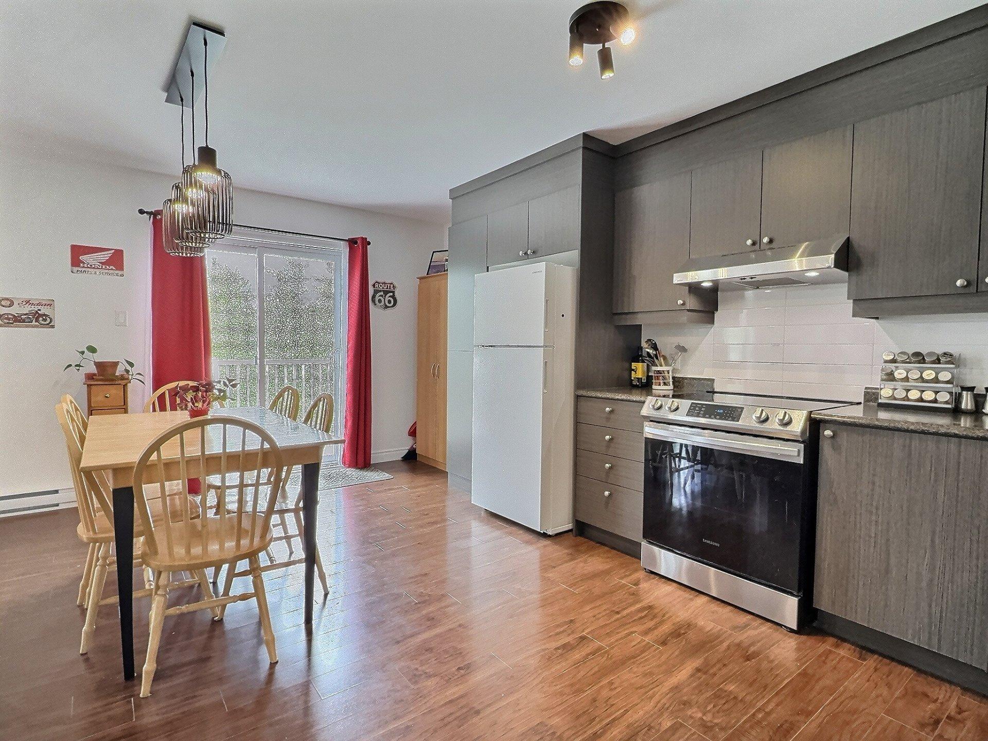 









681

 - 691


Rue de Hatley

,
Magog,




QC
J1X0H2

