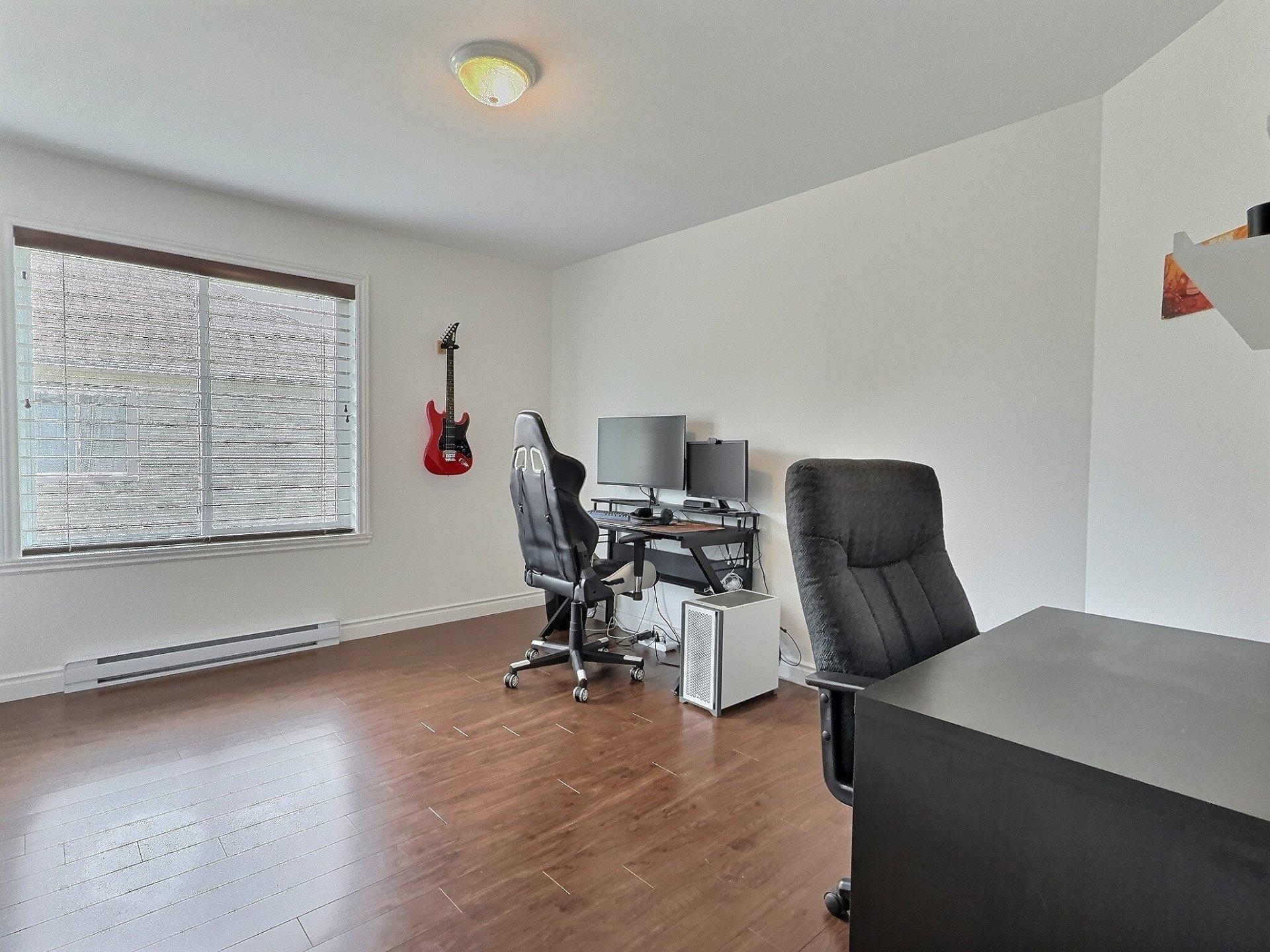 









681

 - 691


Rue de Hatley

,
Magog,




QC
J1X0H2

