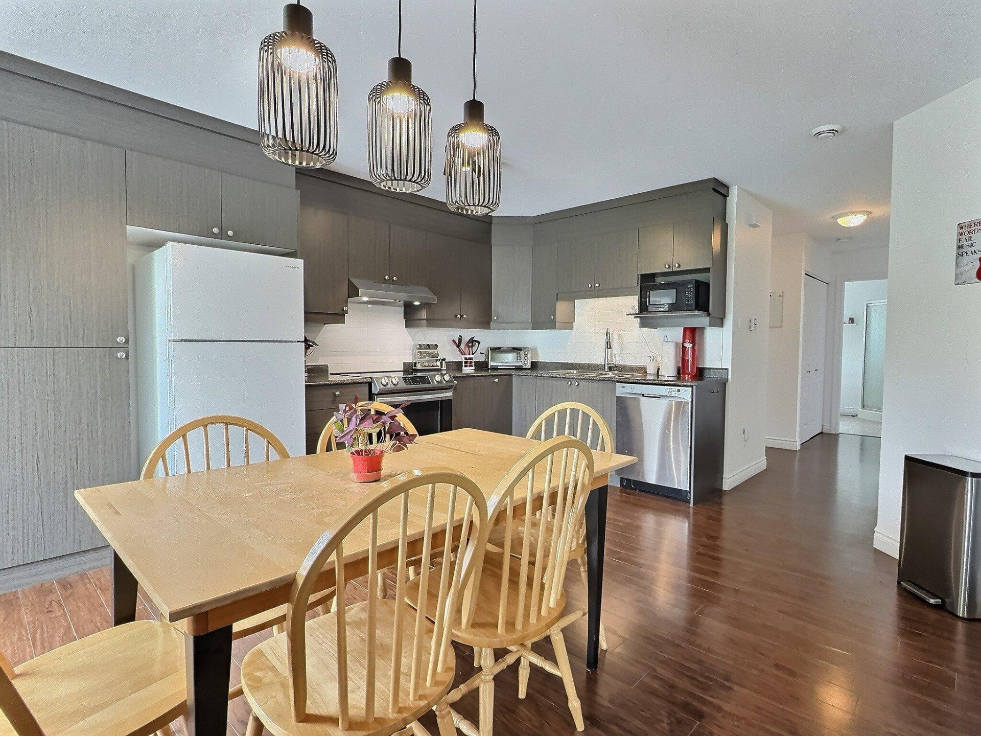 









681

 - 691


Rue de Hatley

,
Magog,




QC
J1X0H2

