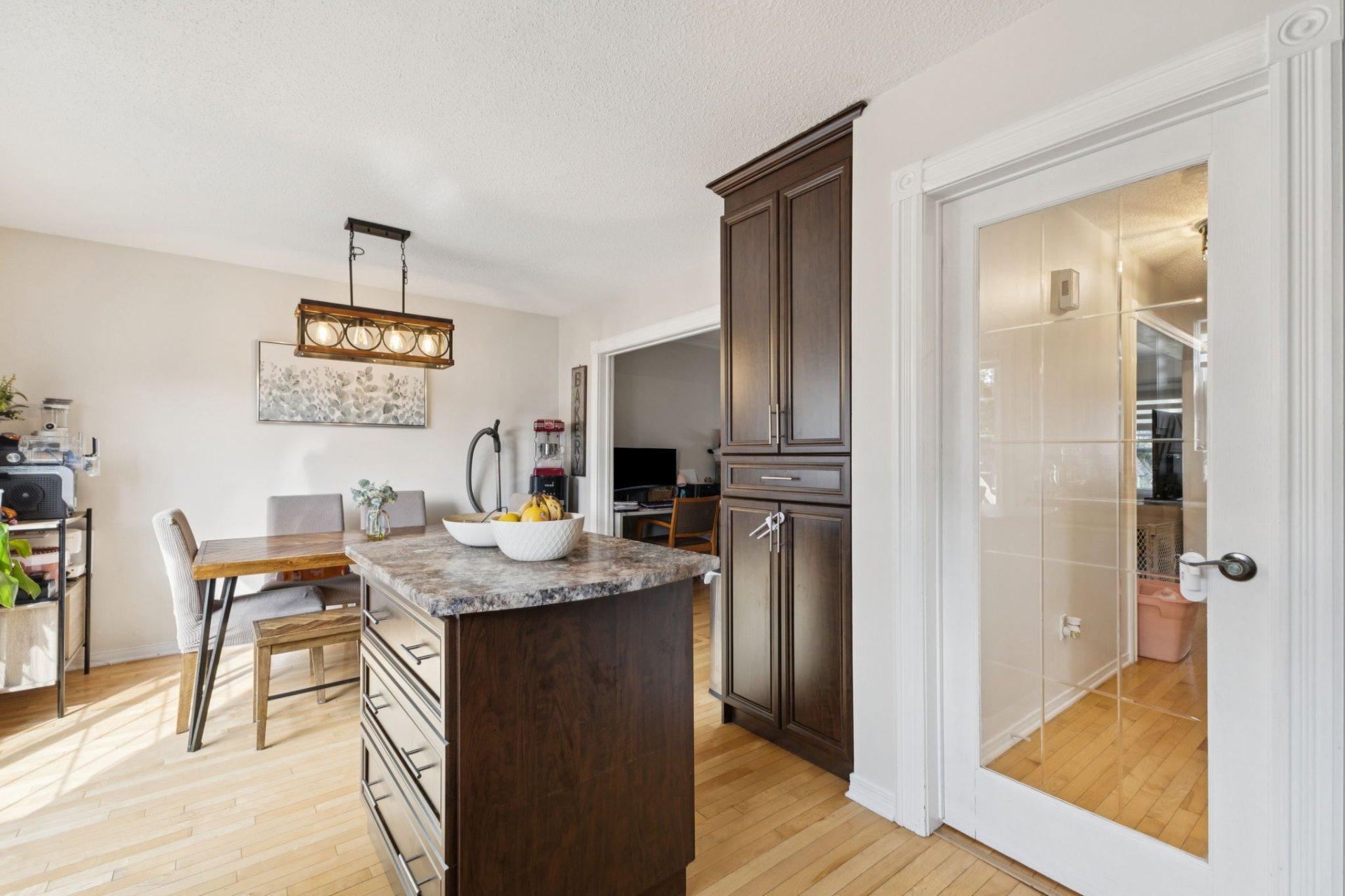 









246


Rue des Tulipes

,
Gatineau (Gatineau),




QC
J8R2H2

