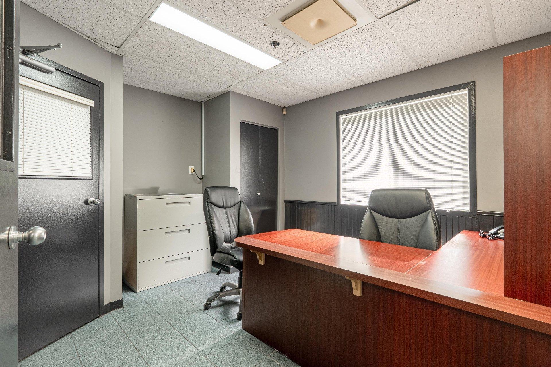 









60Z


Rue Sheard

,
Coaticook,




QC
J1A0B2

