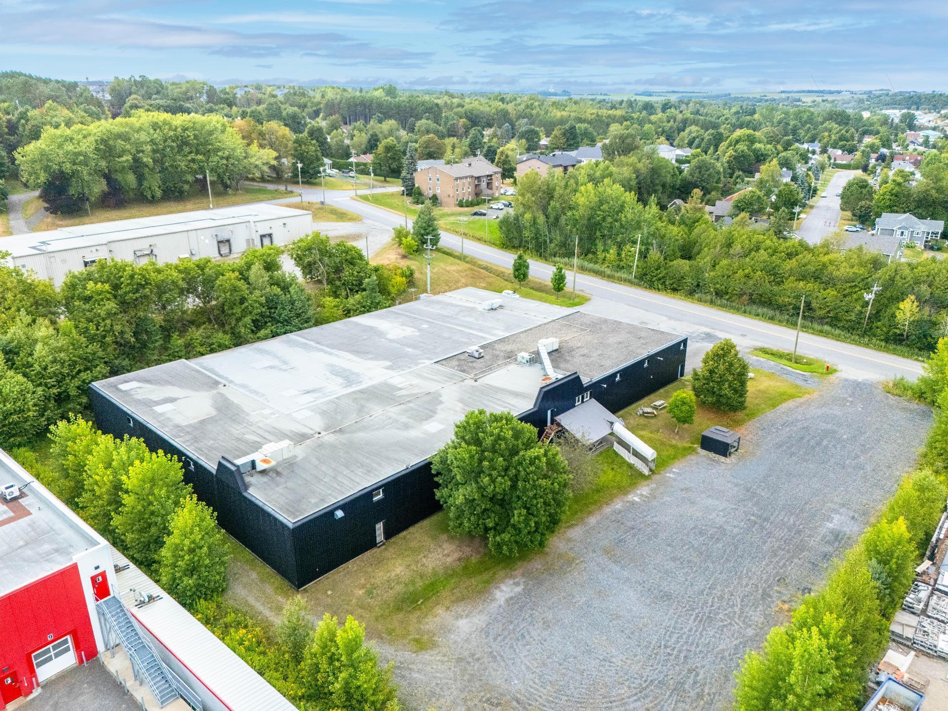 









60Z


Rue Sheard

,
Coaticook,




QC
J1A0B2

