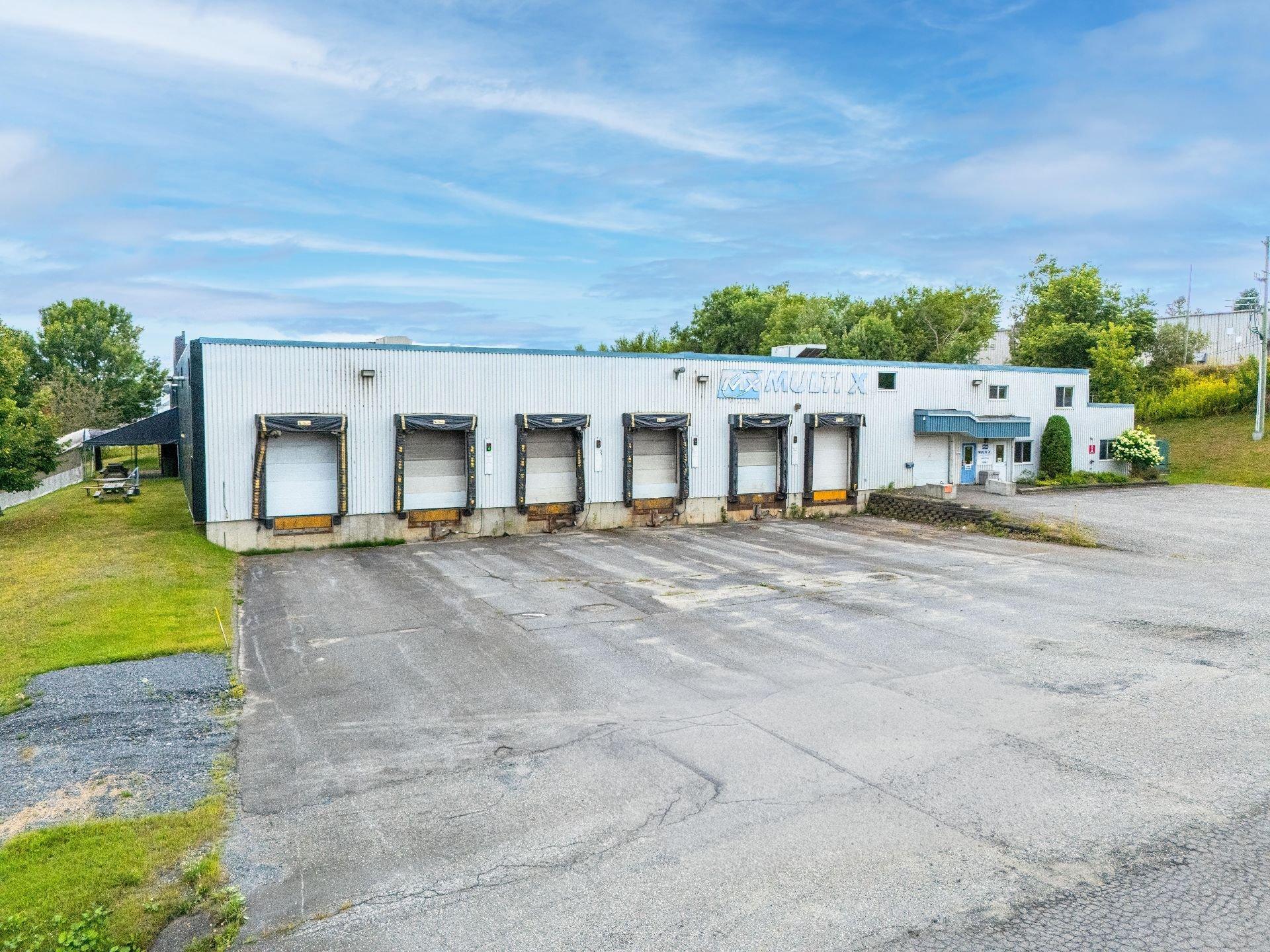 









60Z


Rue Sheard

,
Coaticook,




QC
J1A0B2


