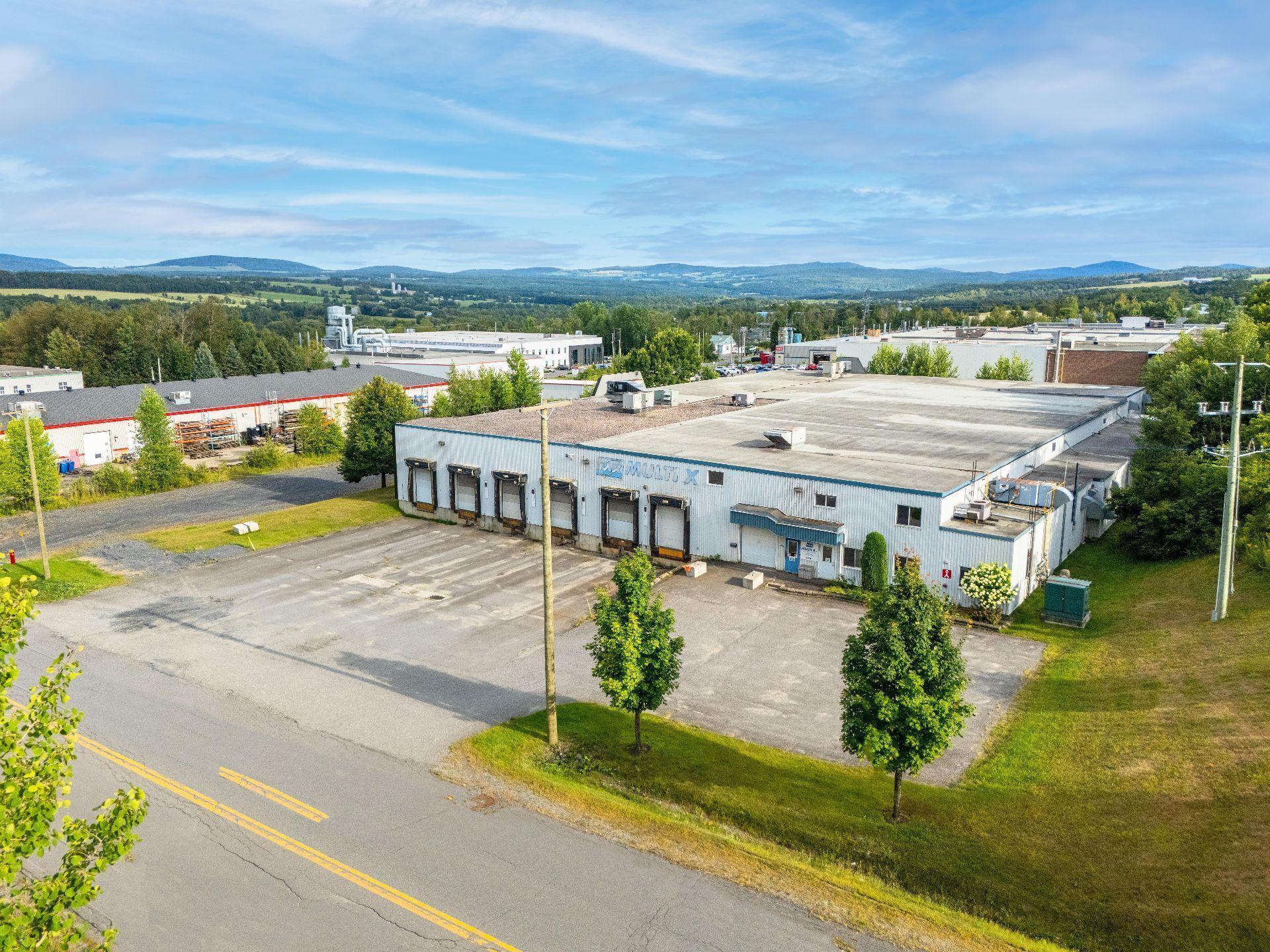 









60Z


Rue Sheard

,
Coaticook,




QC
J1A0B2

