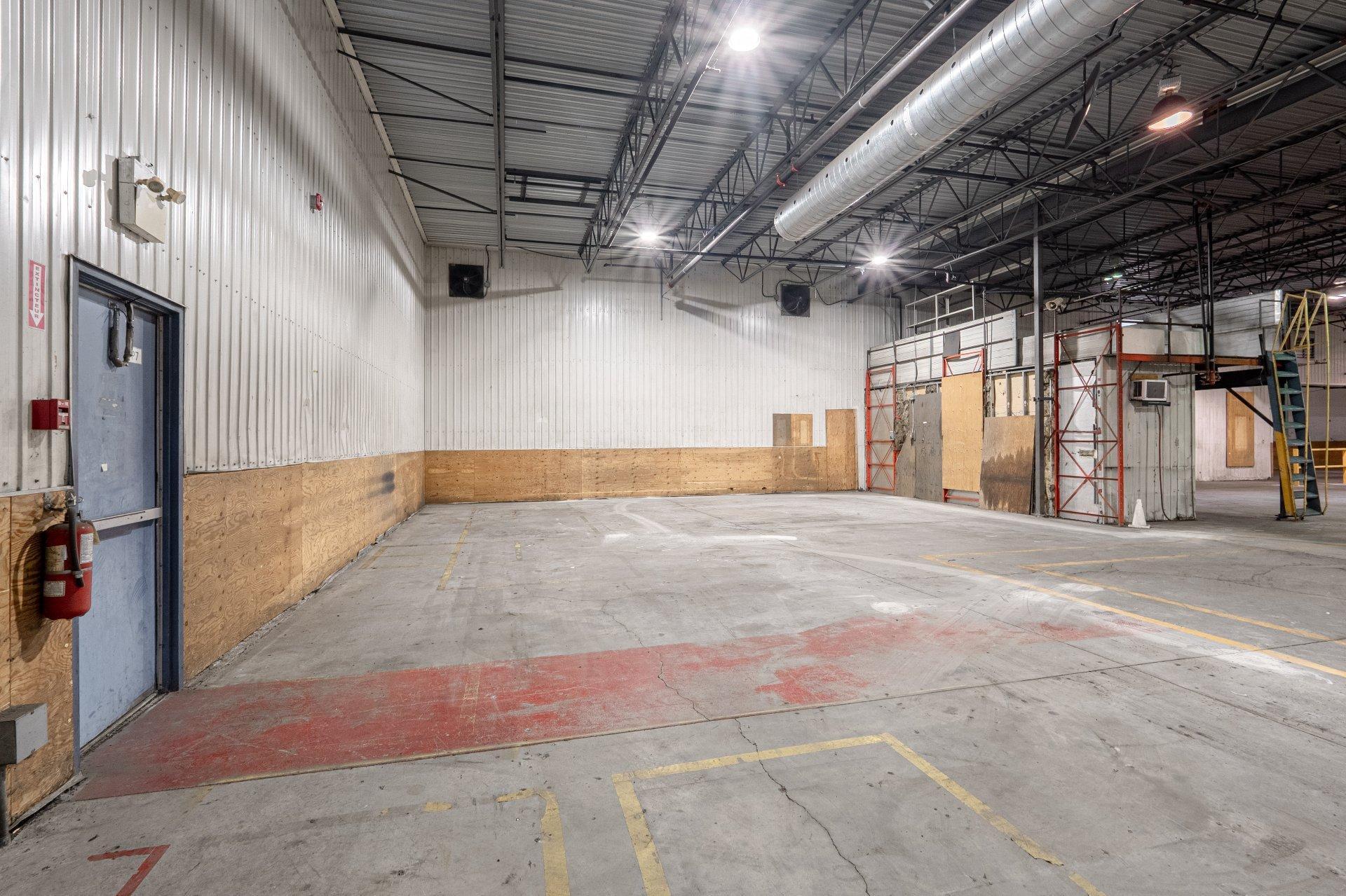 









60Z


Rue Sheard

,
Coaticook,




QC
J1A0B2

