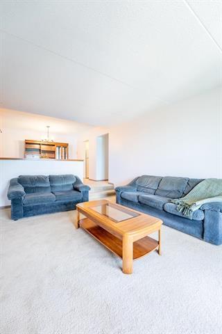 









261


Queen

ST, 605,
Winnipeg,




MB
R3J 3R1


