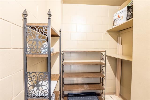 









261


Queen

ST, 605,
Winnipeg,




MB
R3J 3R1

