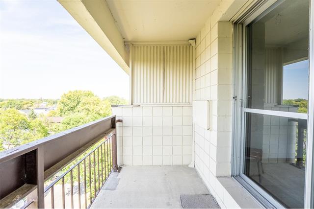 









261


Queen

ST, 605,
Winnipeg,




MB
R3J 3R1

