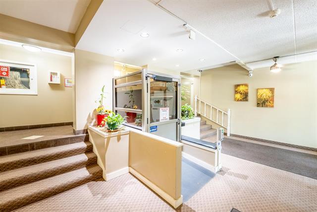 









261


Queen

ST, 605,
Winnipeg,




MB
R3J 3R1

