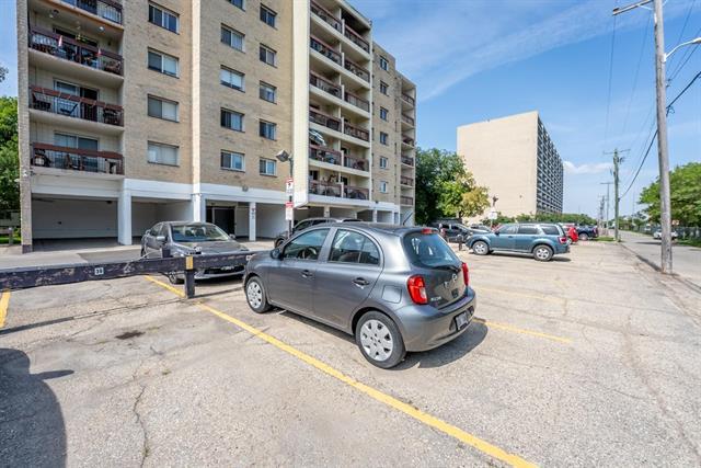 









261


Queen

ST, 605,
Winnipeg,




MB
R3J 3R1

