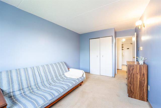 









261


Queen

ST, 605,
Winnipeg,




MB
R3J 3R1

