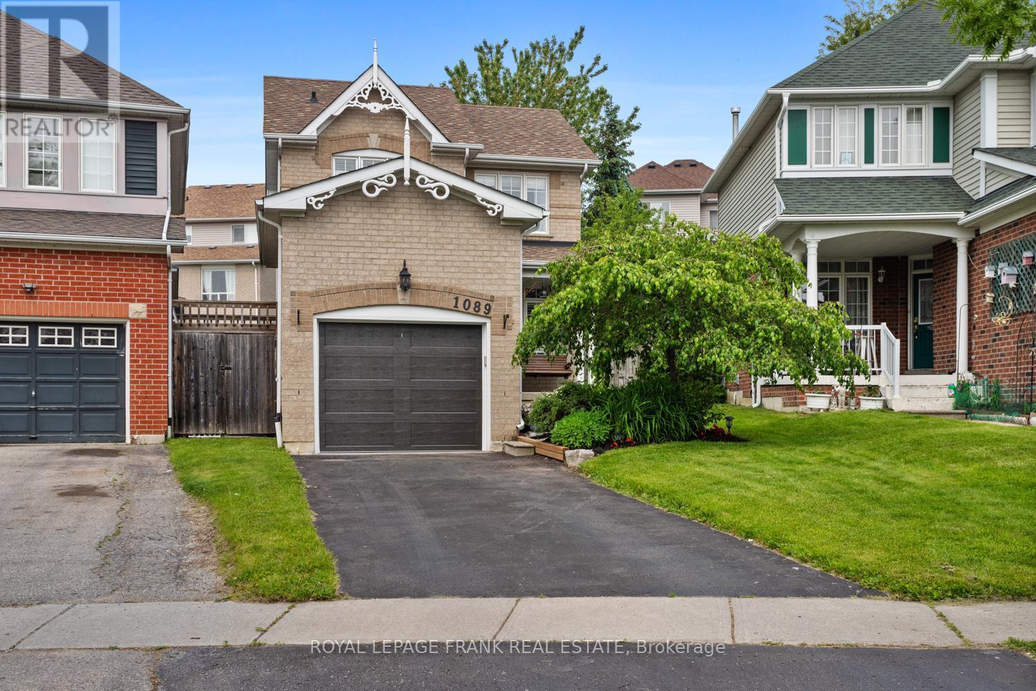 












1089 TIMBERLAND CRESCENT

,
Oshawa (Pinecrest),




Ontario
L1K2L9

