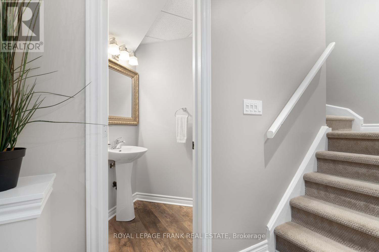 












1089 TIMBERLAND CRESCENT

,
Oshawa (Pinecrest),




Ontario
L1K2L9

